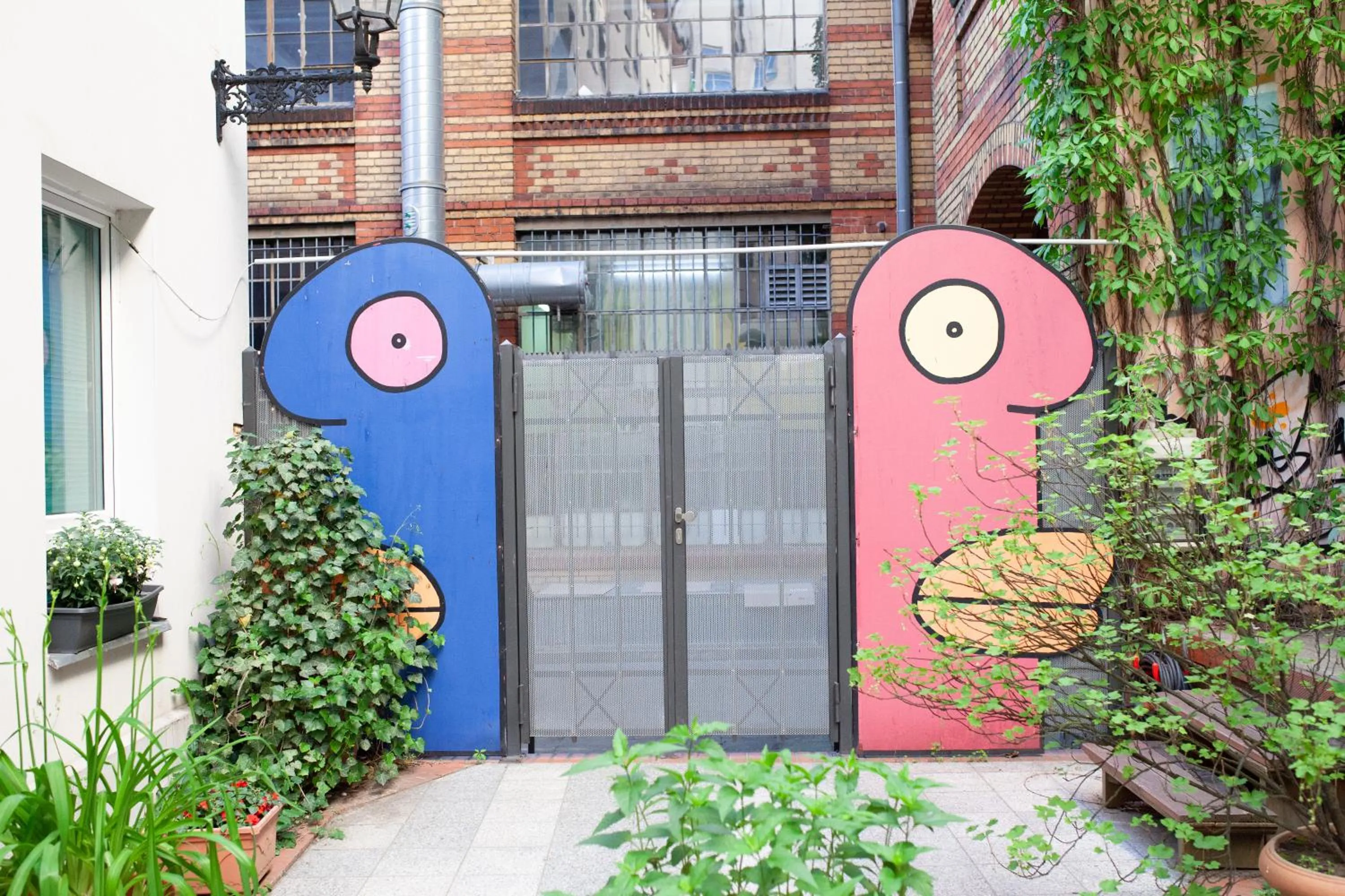 Patio in Steps-Hotel