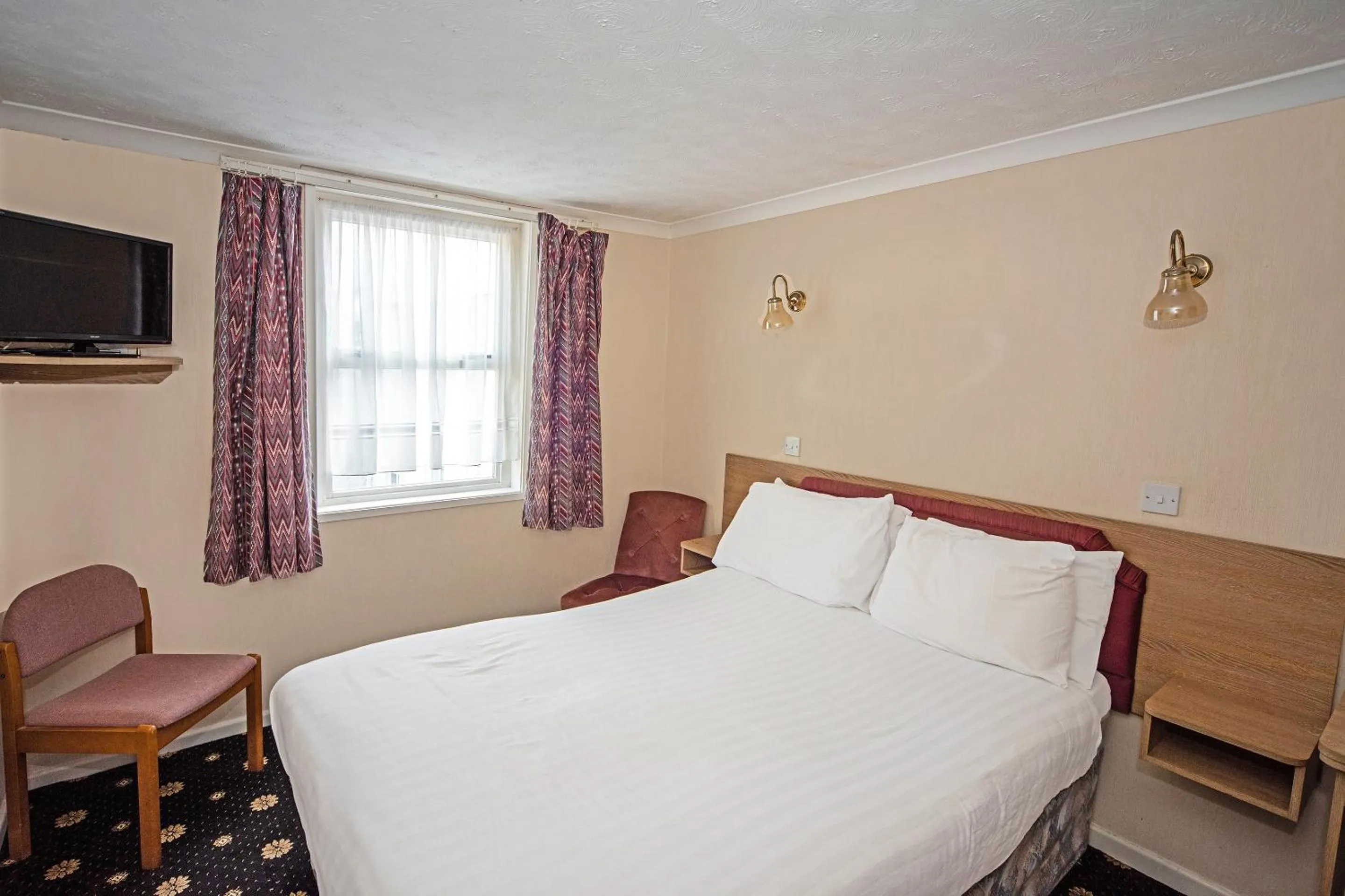 Bedroom, Bed in The Sherwood Palm Hotel, Torquay Beach