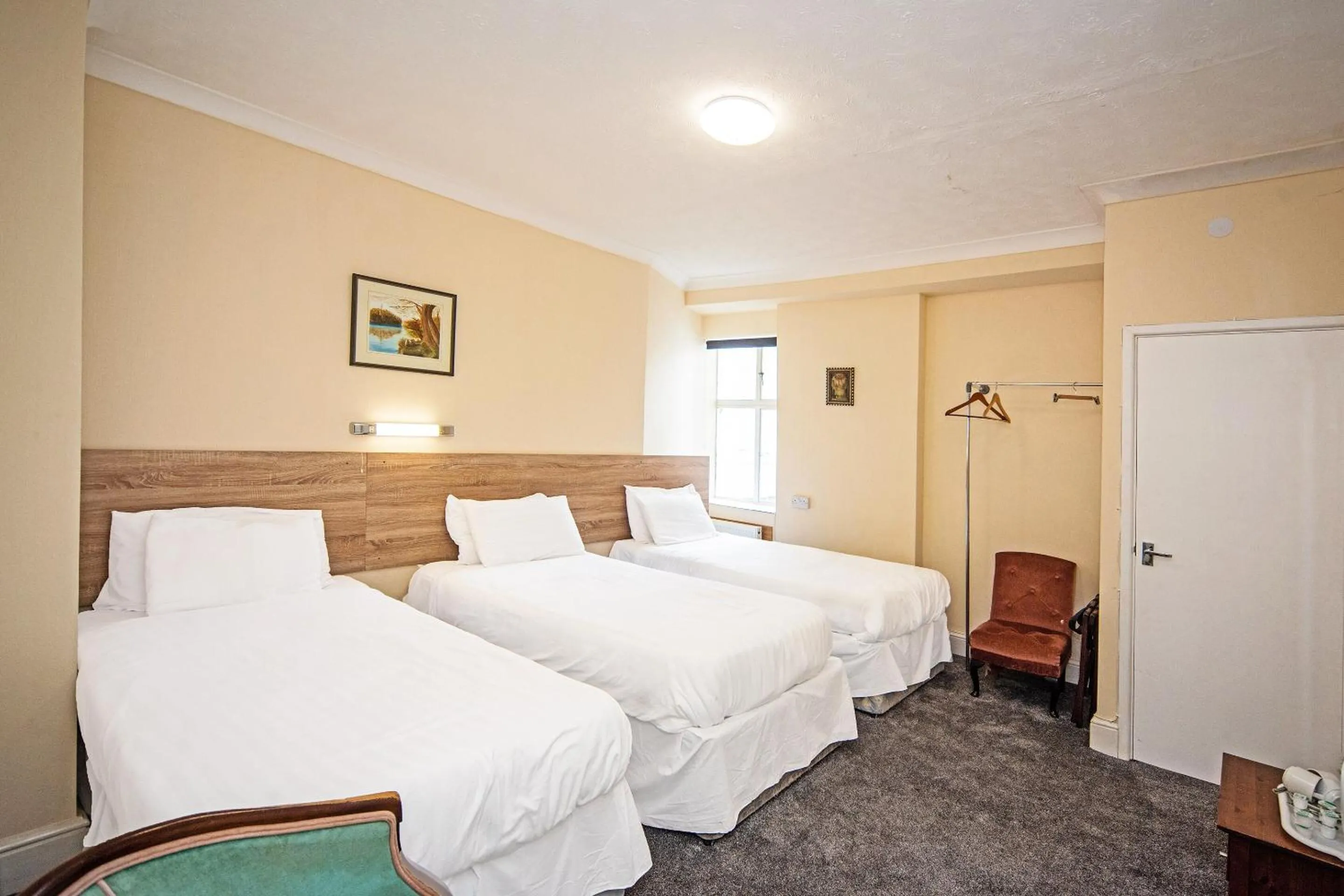 Bedroom, Bed in The Sherwood Palm Hotel, Torquay Beach