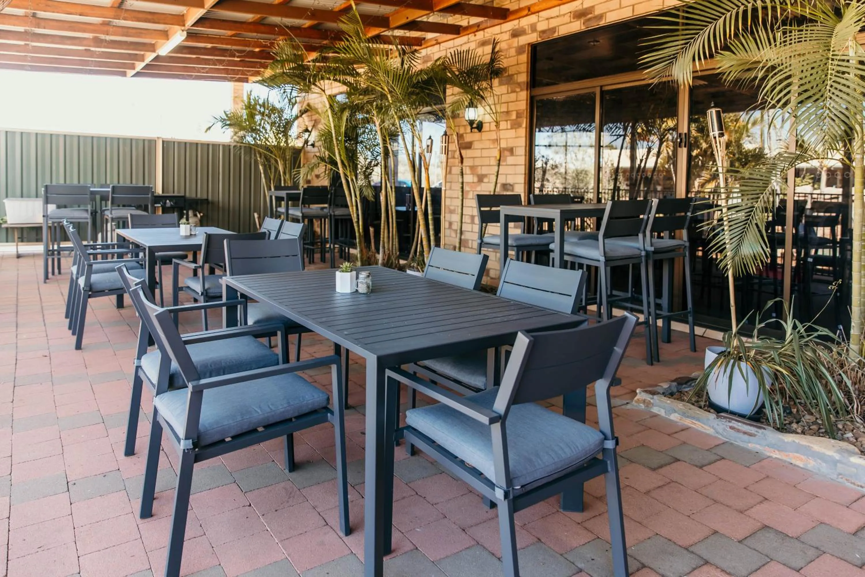 Restaurant/places to eat in Abacus Motel