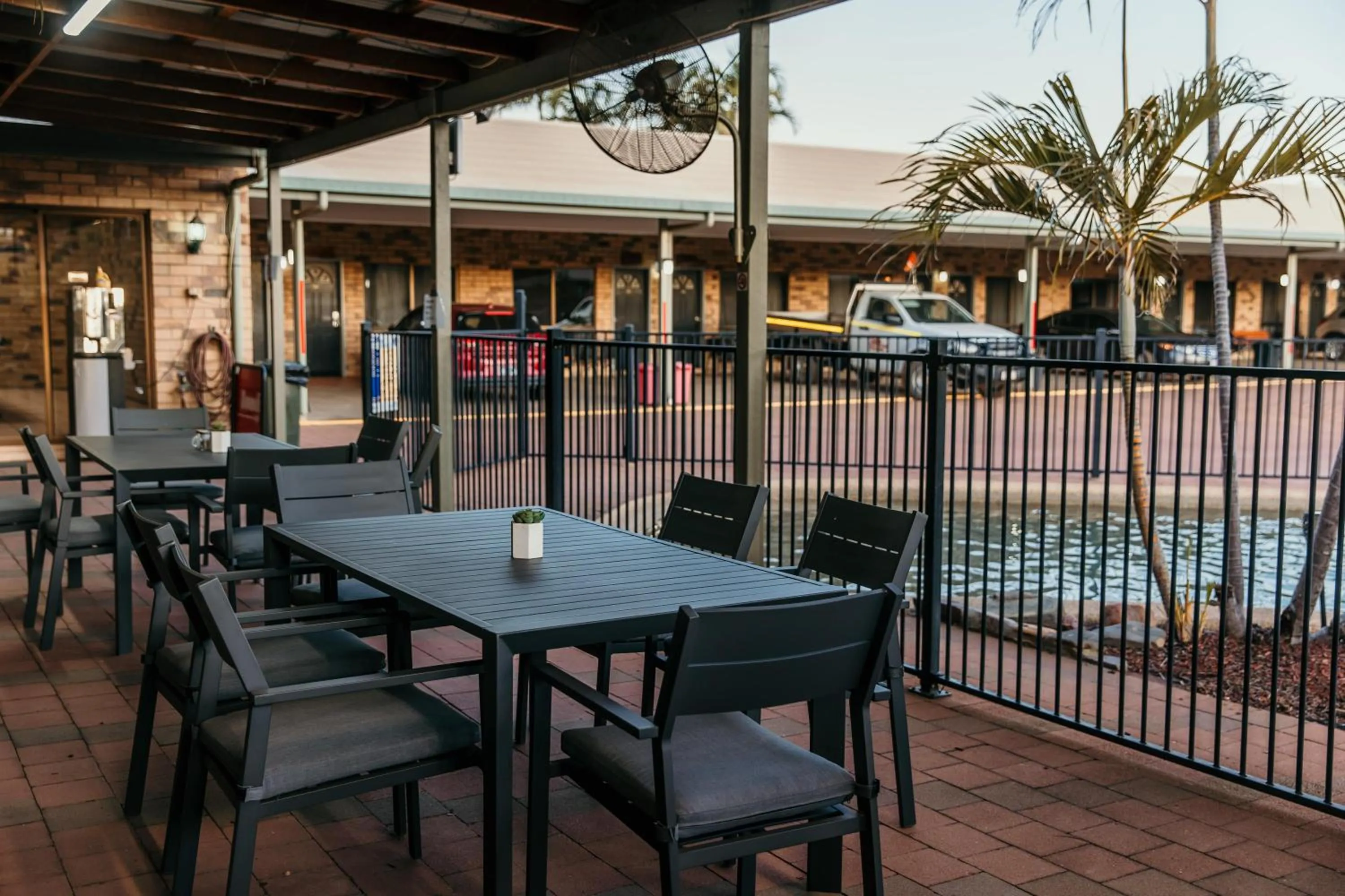 Restaurant/places to eat in Abacus Motel