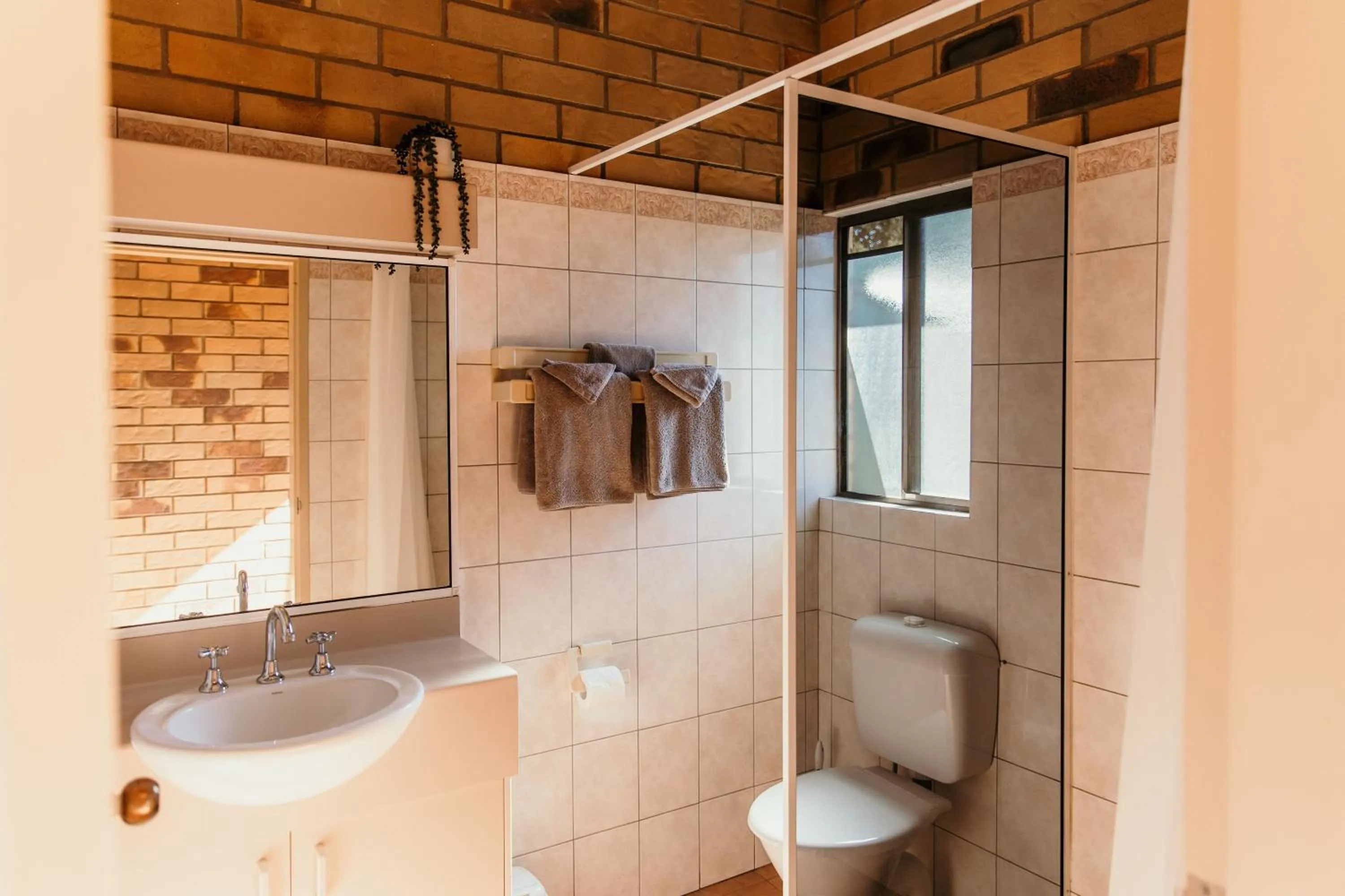 Toilet in Abacus Motel