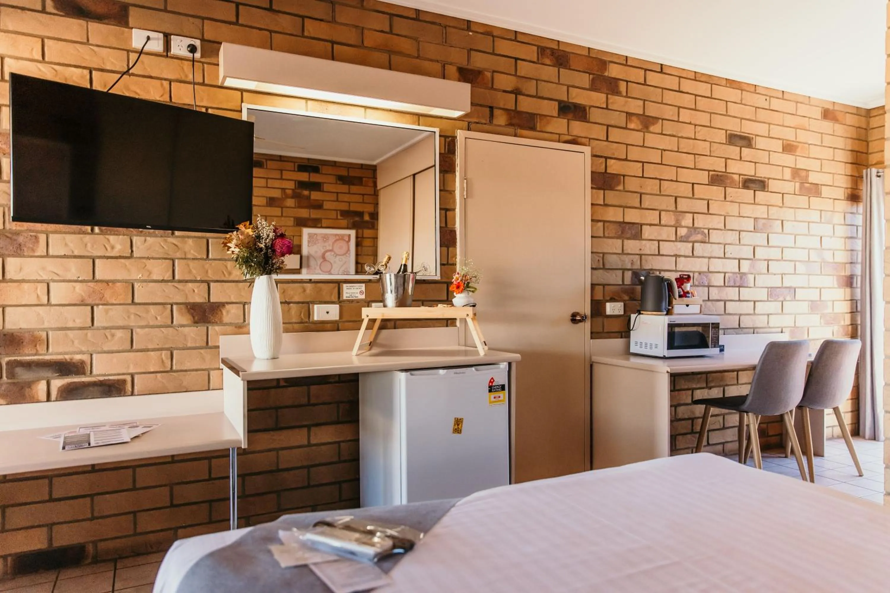 TV and multimedia in Abacus Motel