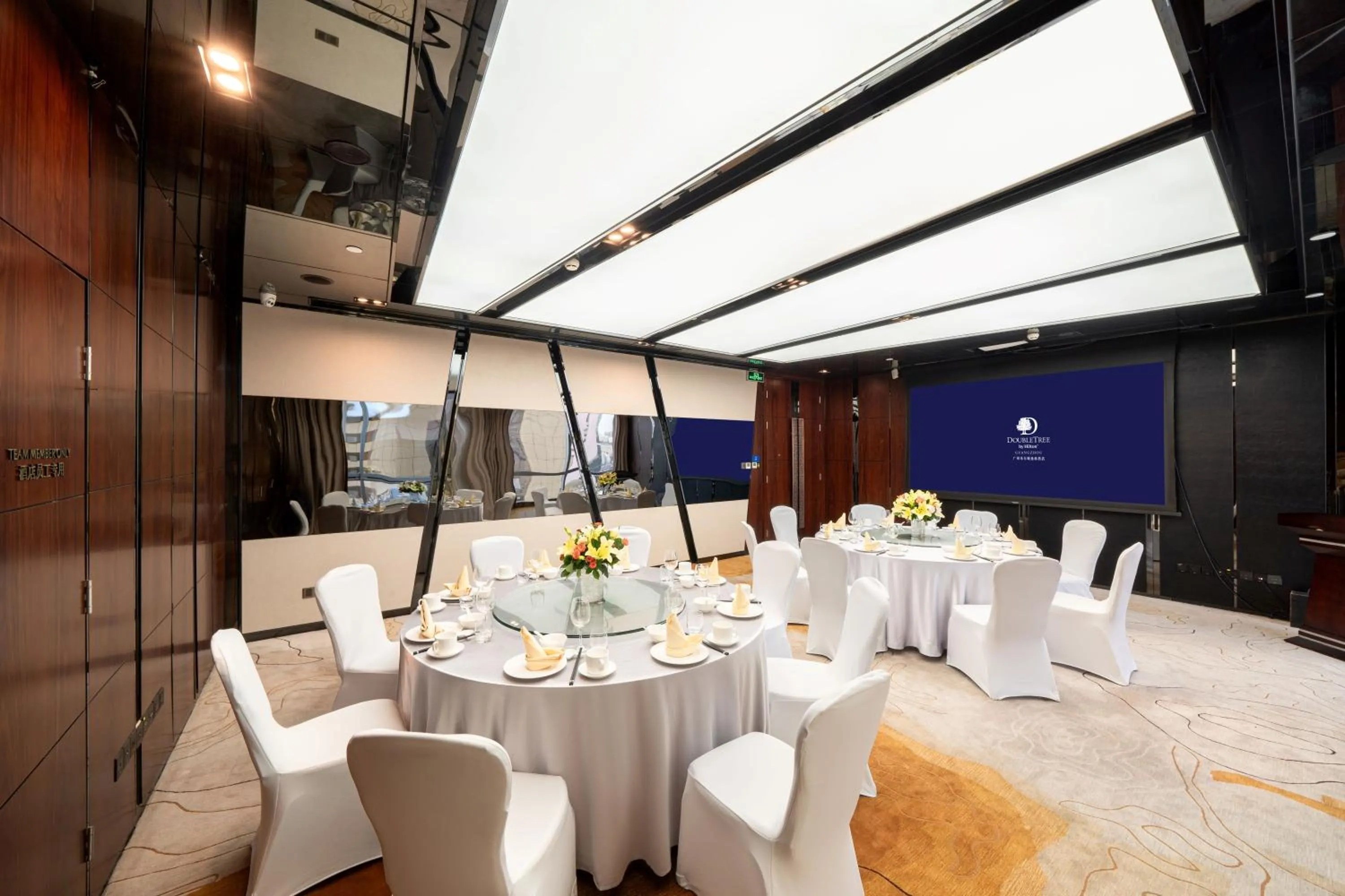 Meeting/conference room in DoubleTree by Hilton Guangzhou - Near Beijing Road Pedestrian Street