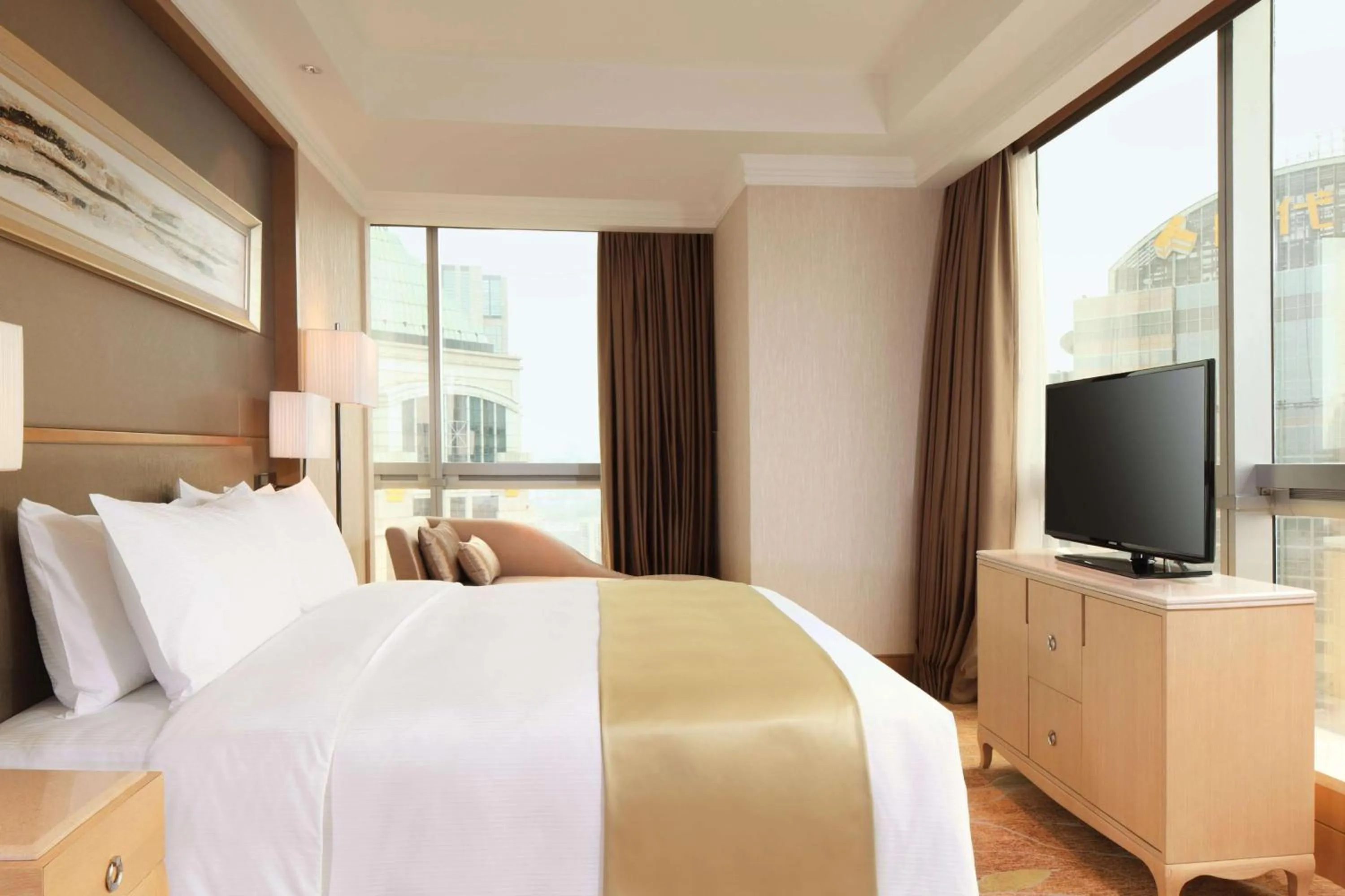 Bed in DoubleTree by Hilton Guangzhou - Near Beijing Road Pedestrian Street