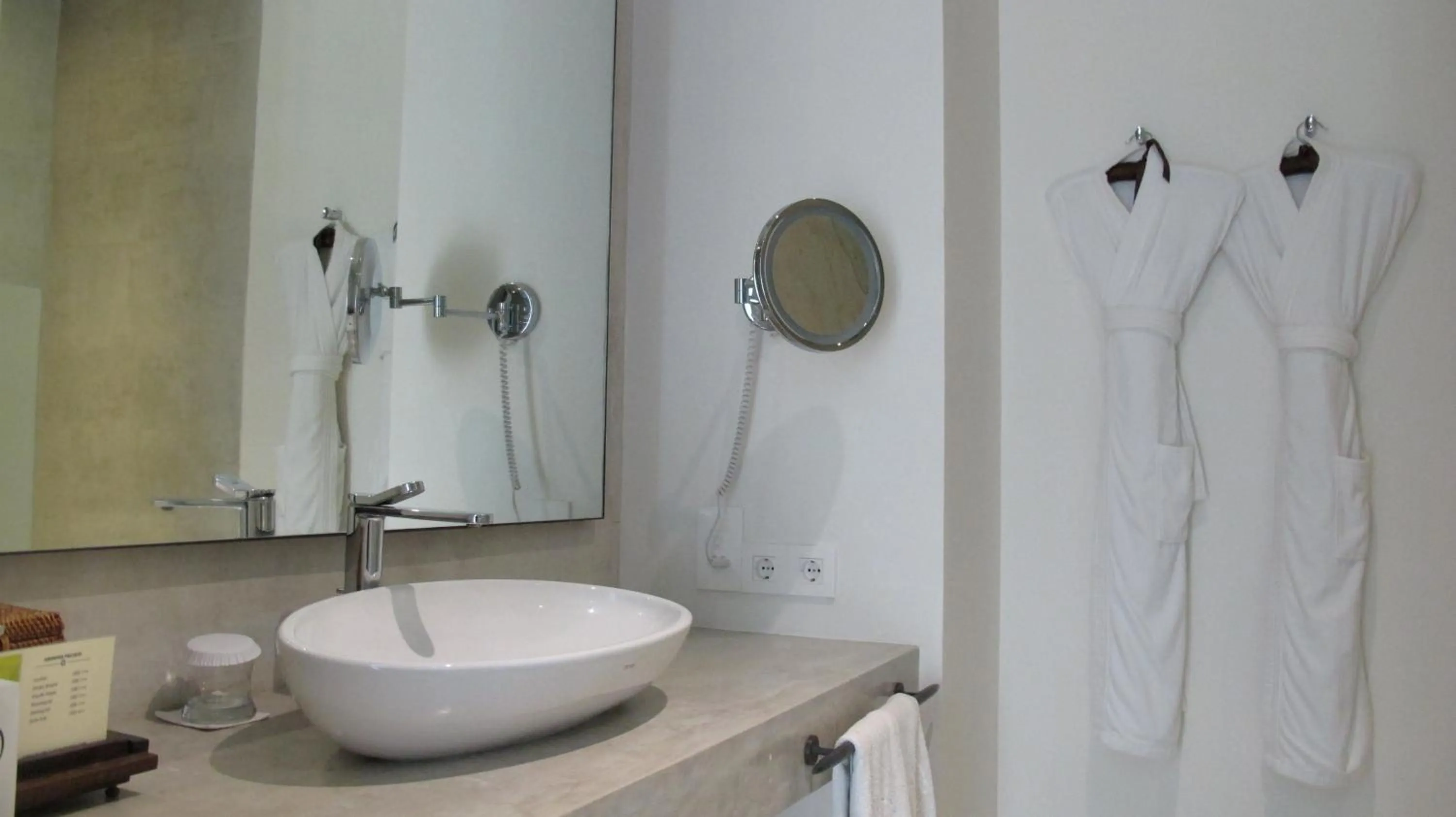 Bathroom in hu'u Villas