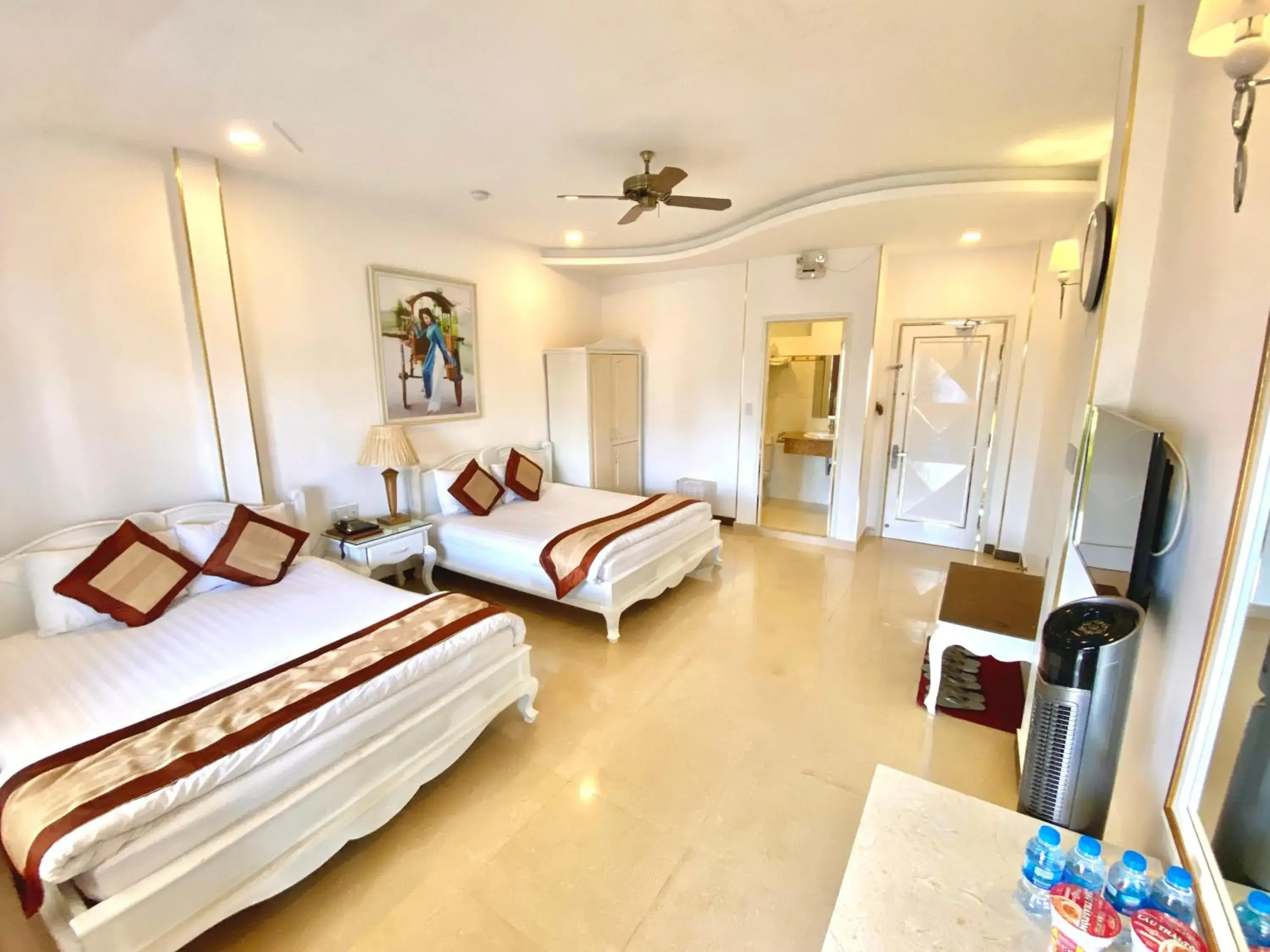 Quadruple Room with Balcony in Tulip Hotel Quadruple Room with Balcony in Tulip Hotel