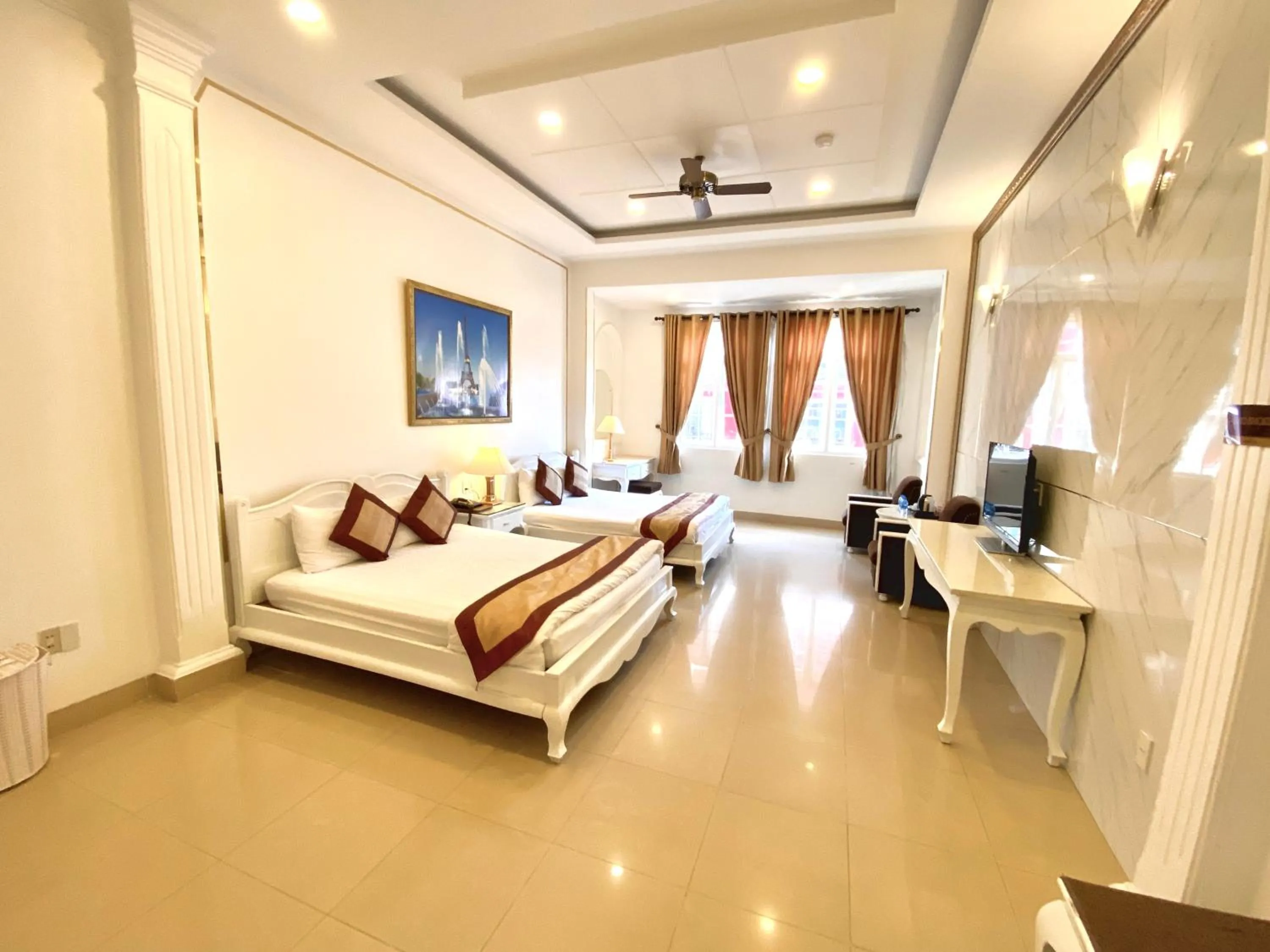 Executive Twin Room in Tulip Hotel