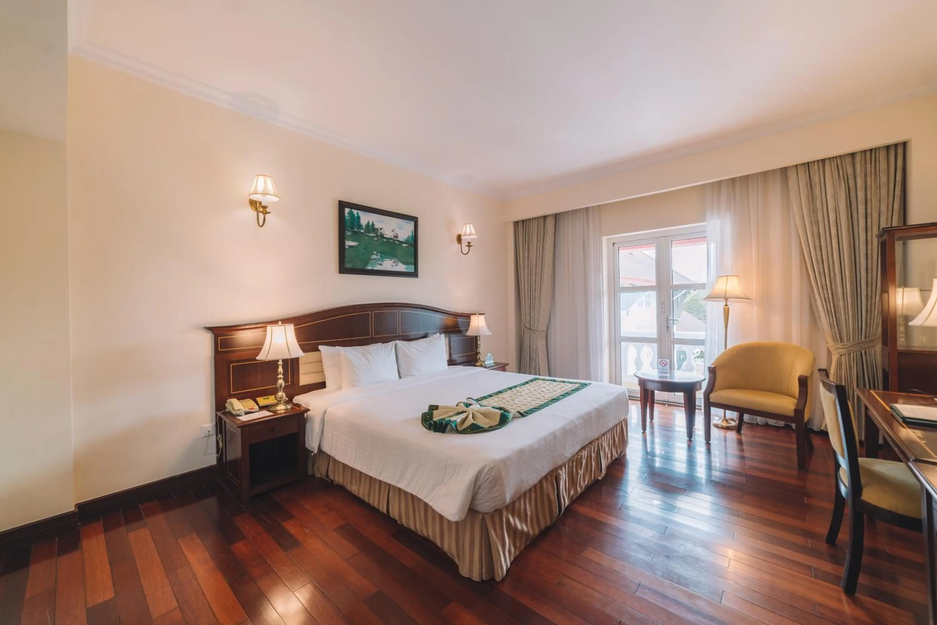 Bedroom, Bed in Saigon Dalat Hotel