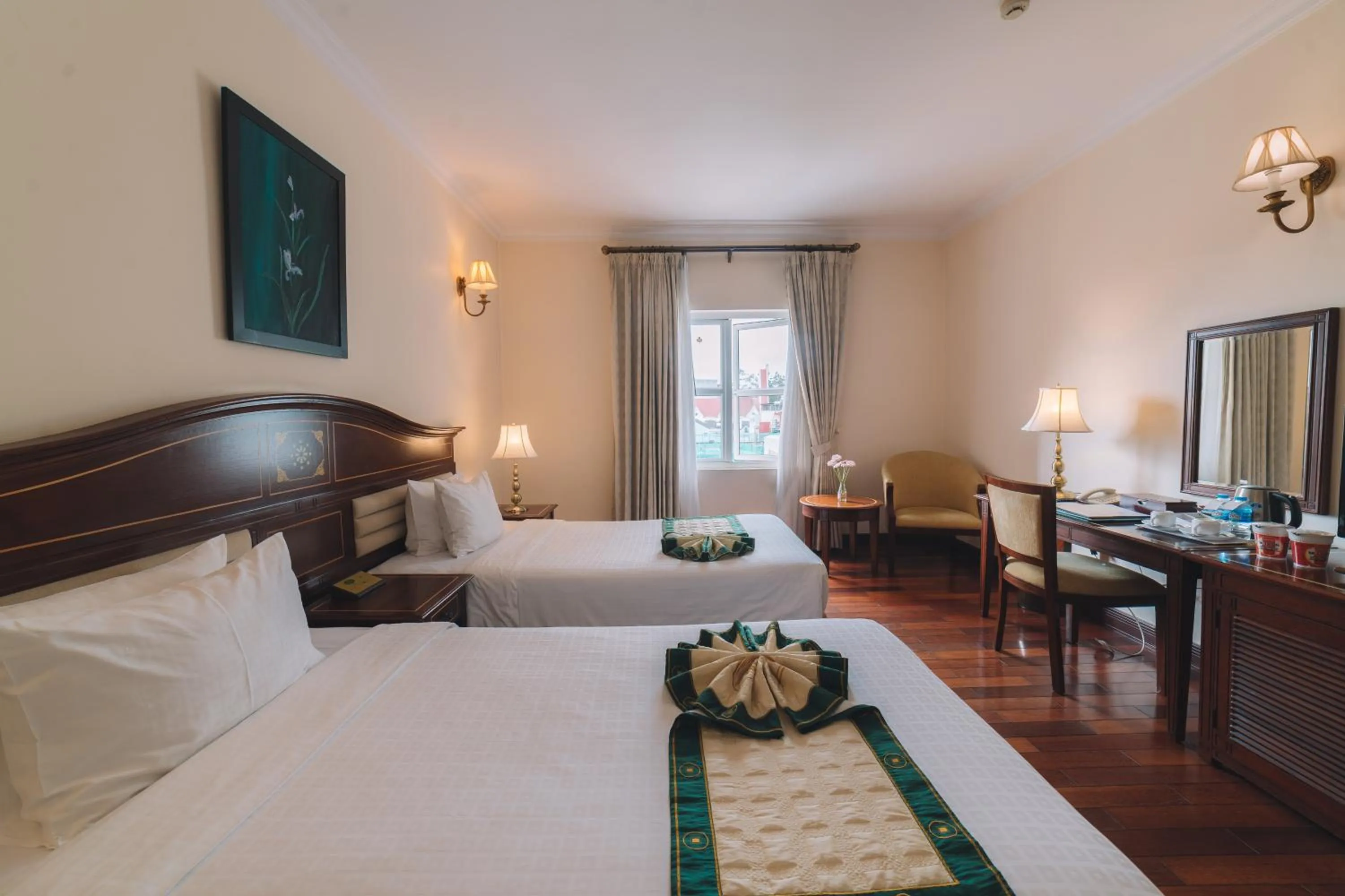 Photo of the whole room, Bed in Saigon Dalat Hotel