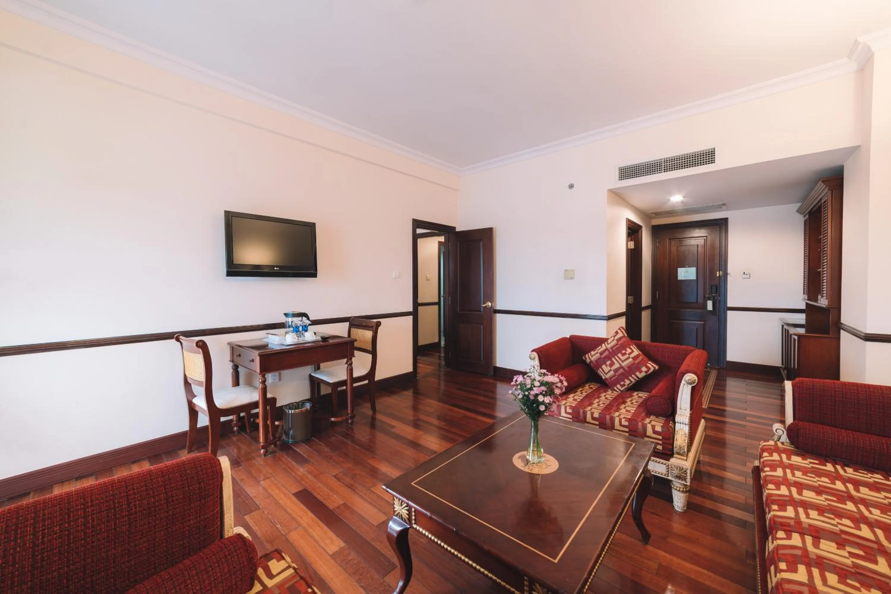 Communal lounge/ TV room in Saigon Dalat Hotel