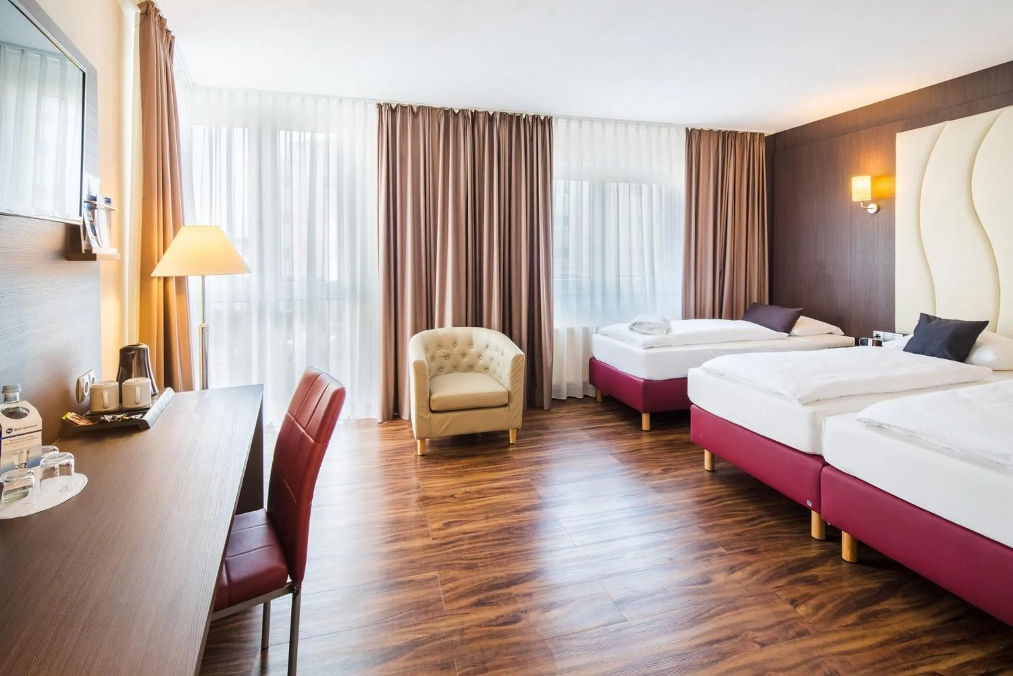 Photo of the whole room, Bed in Airways Hotels Frankfurt Airport West