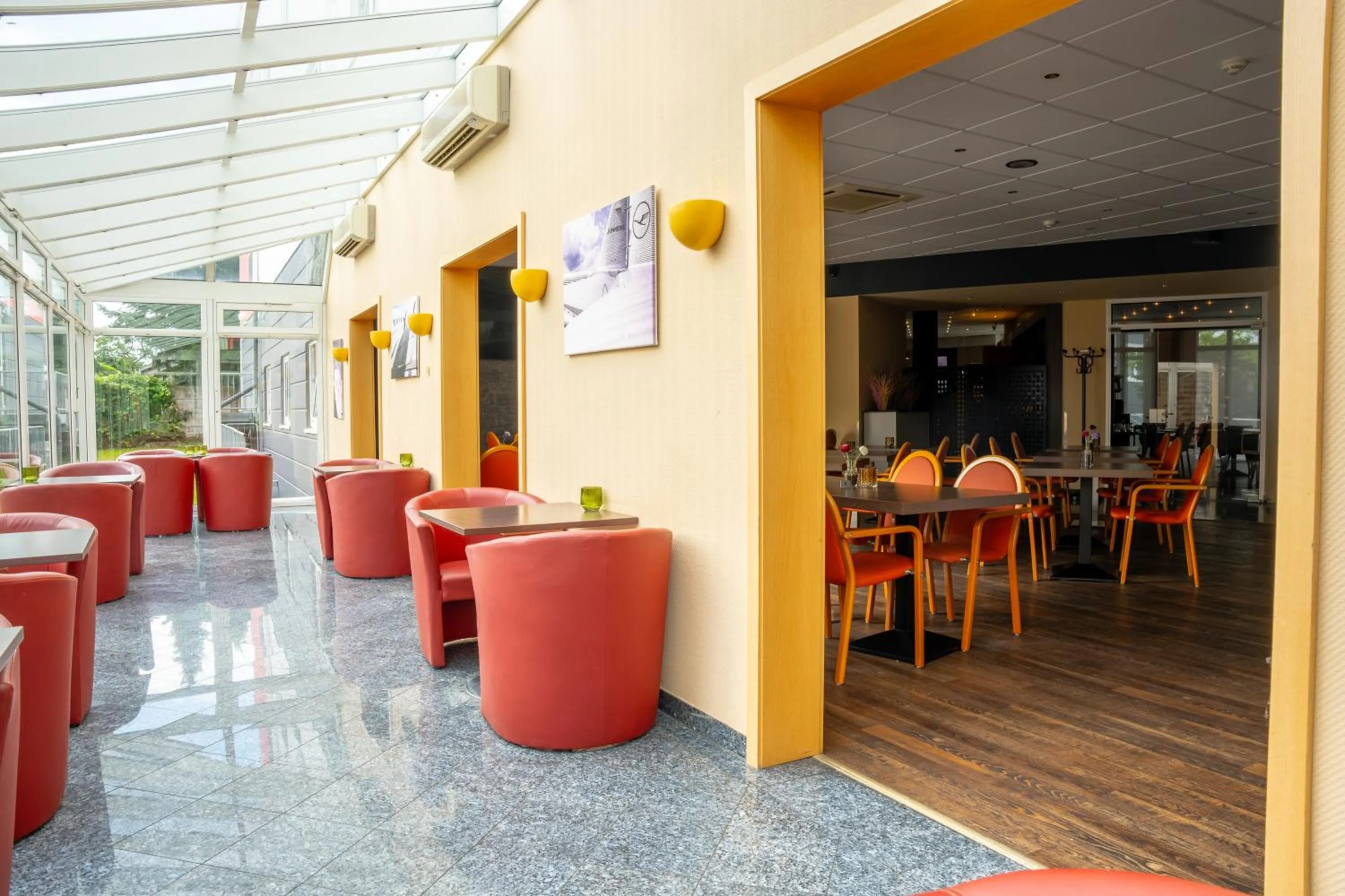 Seating area in Airways Hotels Frankfurt Airport West