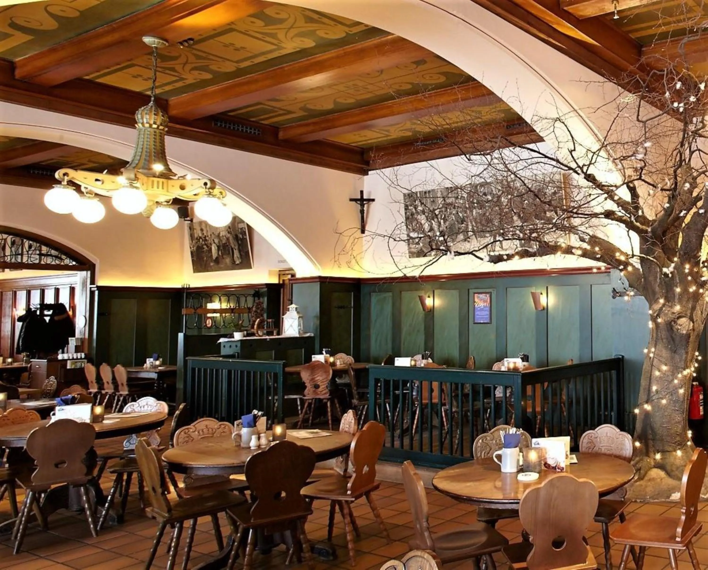 Restaurant/places to eat in Holiday Inn Munich City Centre by IHG