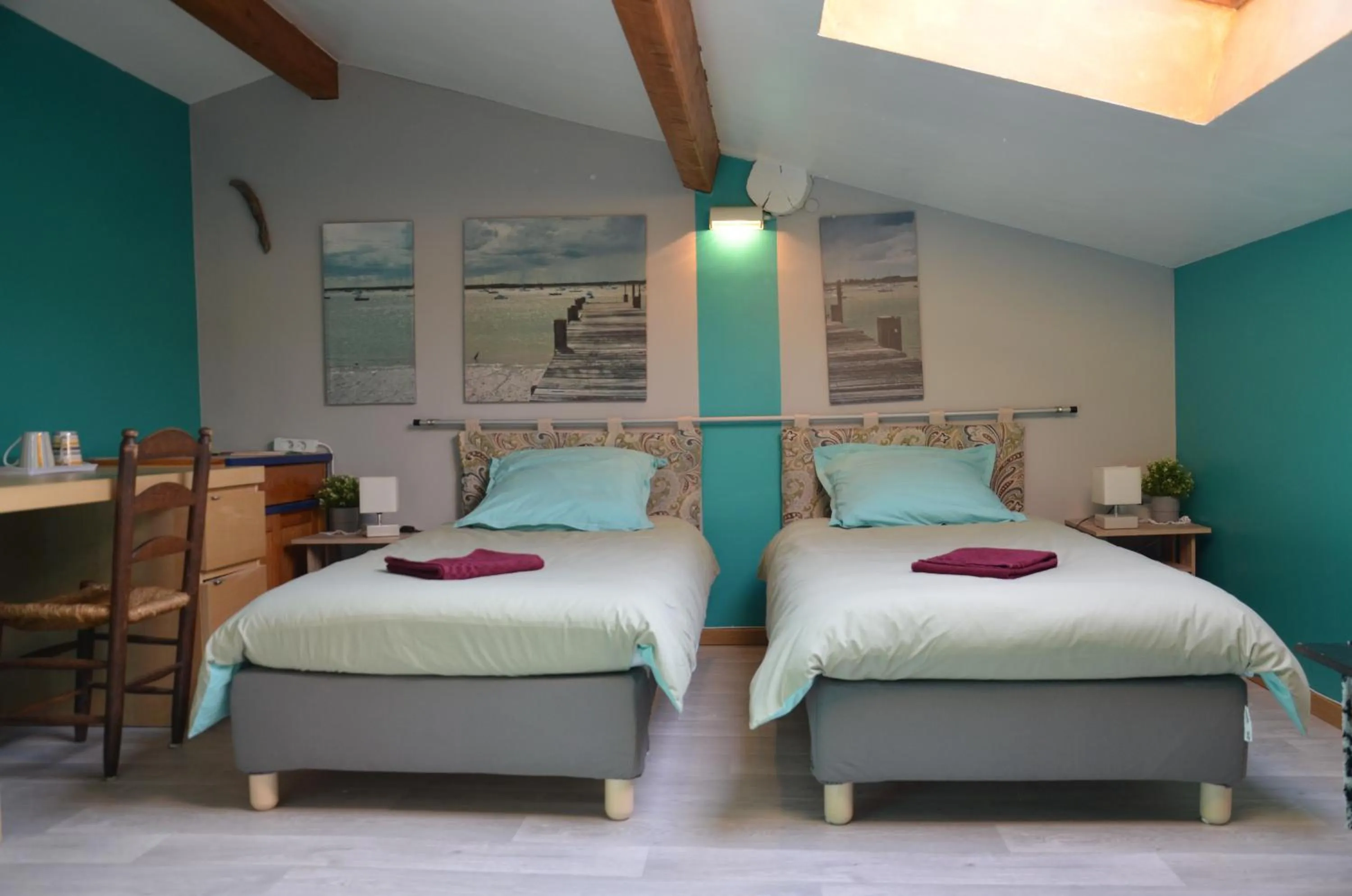 Bed in Studio et colocation - Gîte Les 7 fontaines