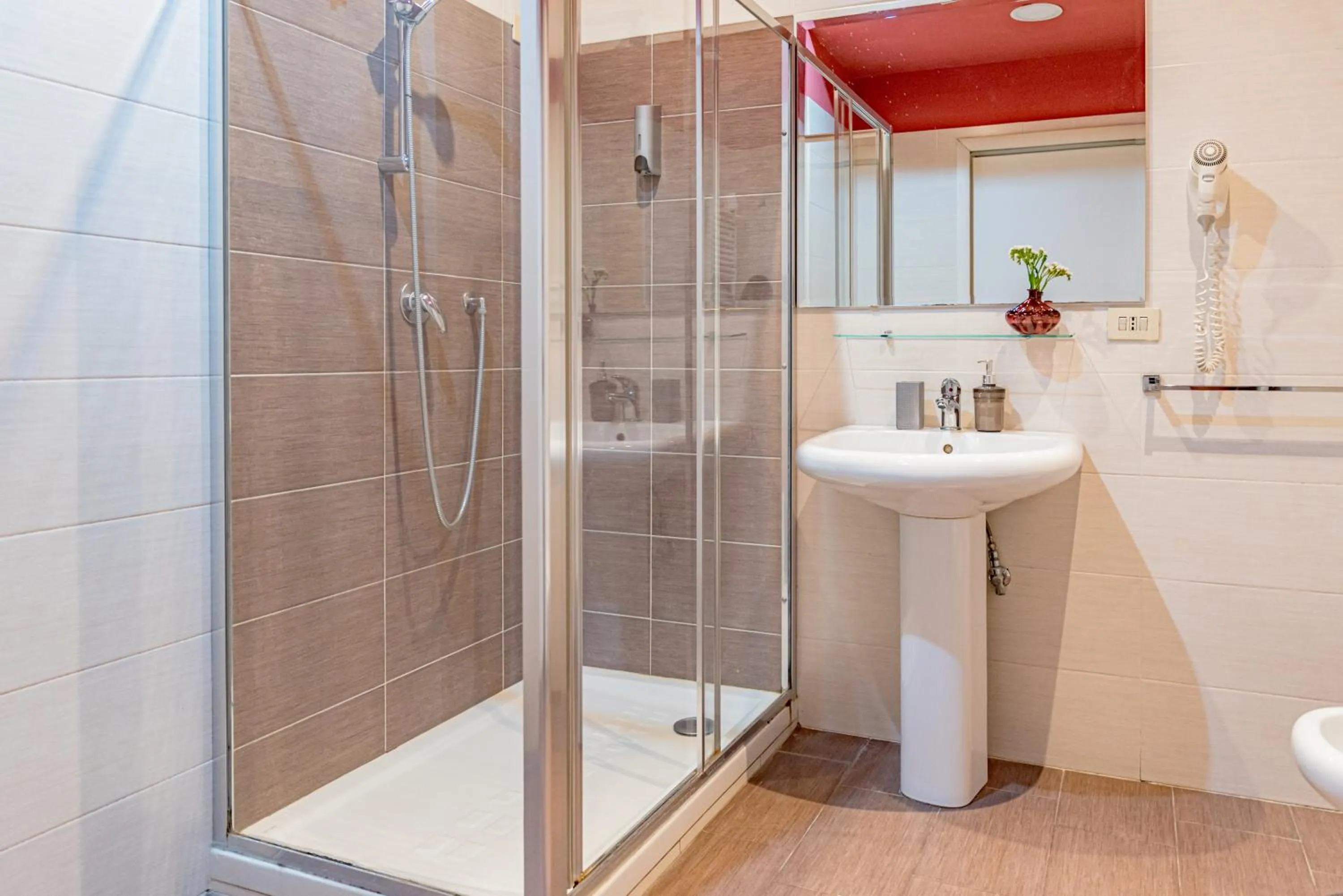 Shower in B&B Ruffo di Bagnara Palazzo Monumentale