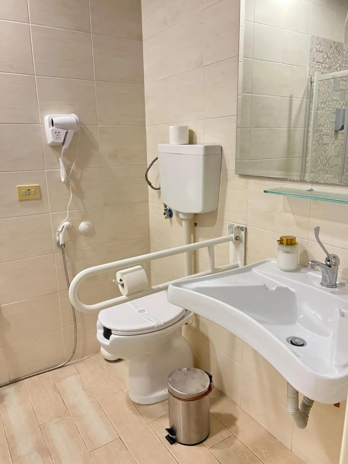 Shower in B&B Ruffo di Bagnara Palazzo Monumentale