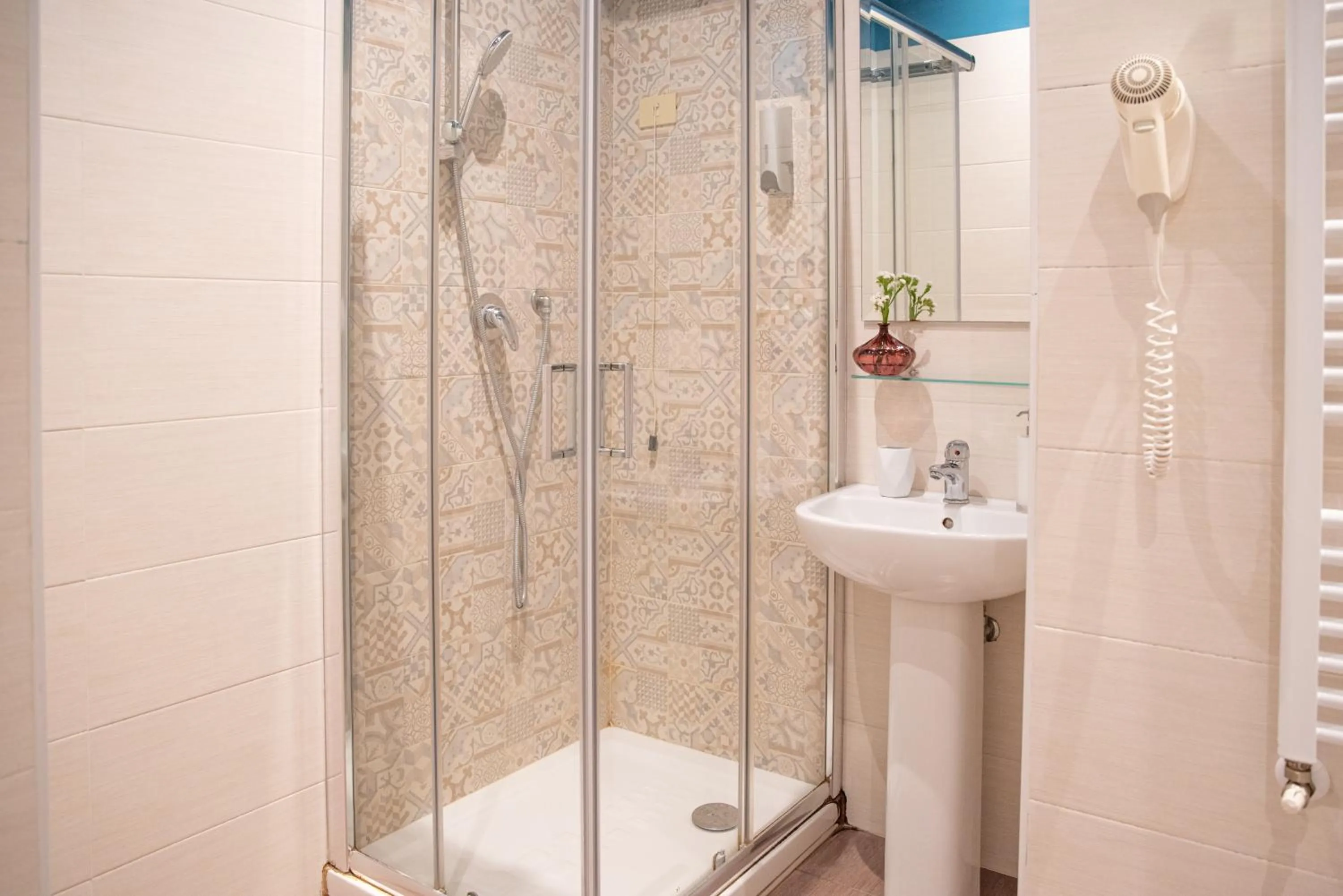 Shower in B&B Ruffo di Bagnara Palazzo Monumentale