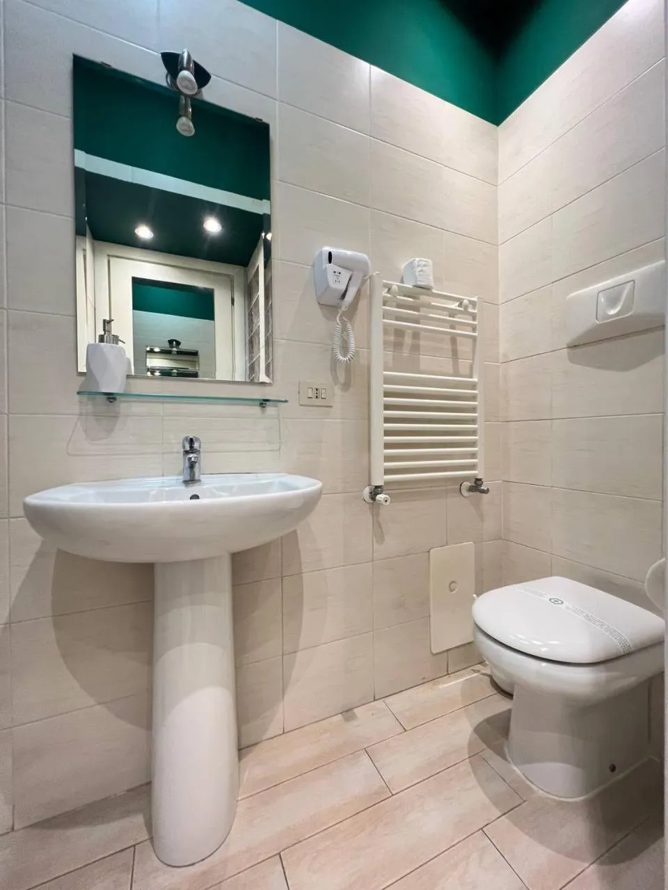 Shower in B&B Ruffo di Bagnara Palazzo Monumentale