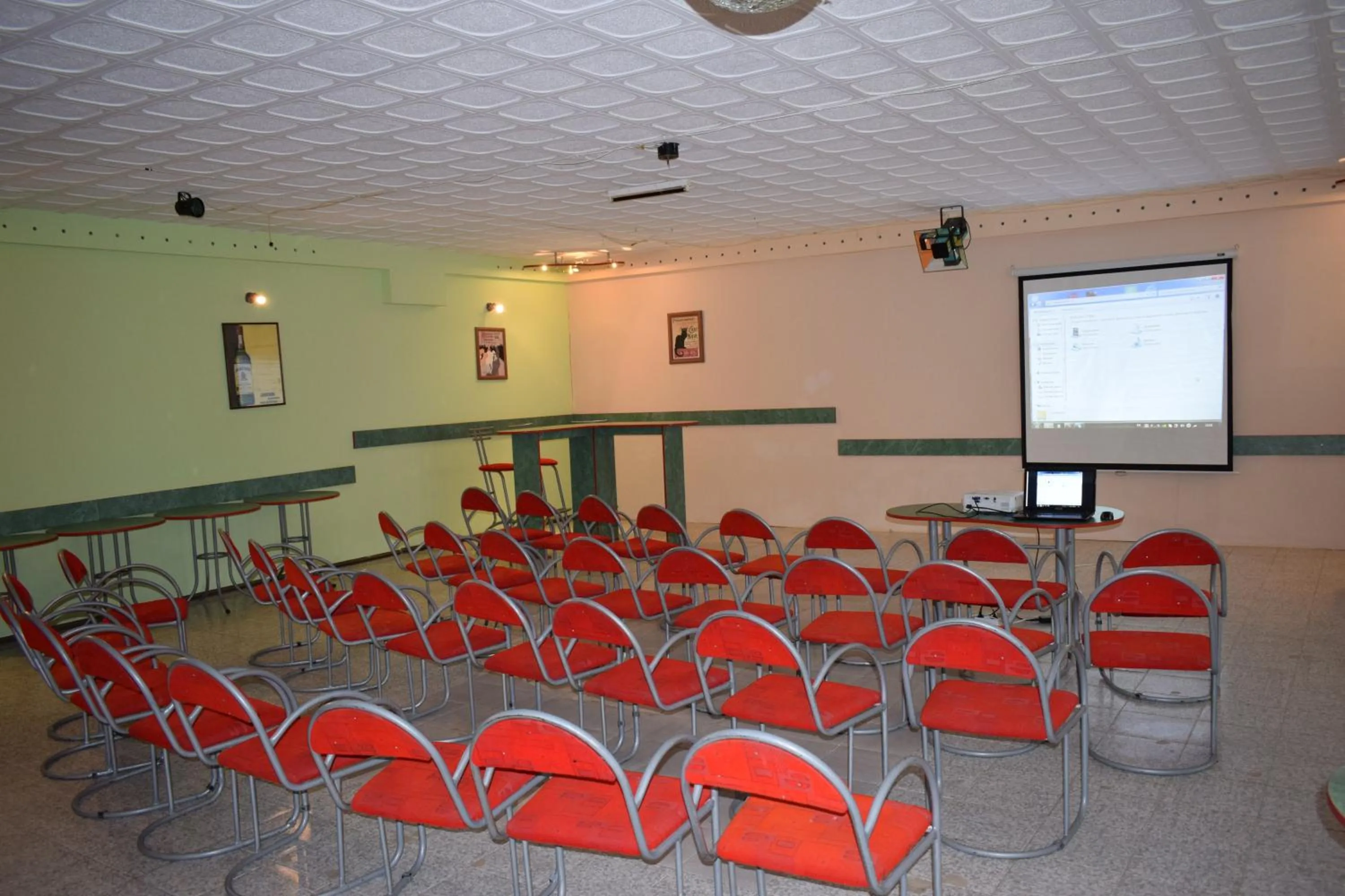 Meeting/conference room in Ahilea Hotel - Free Pool Access