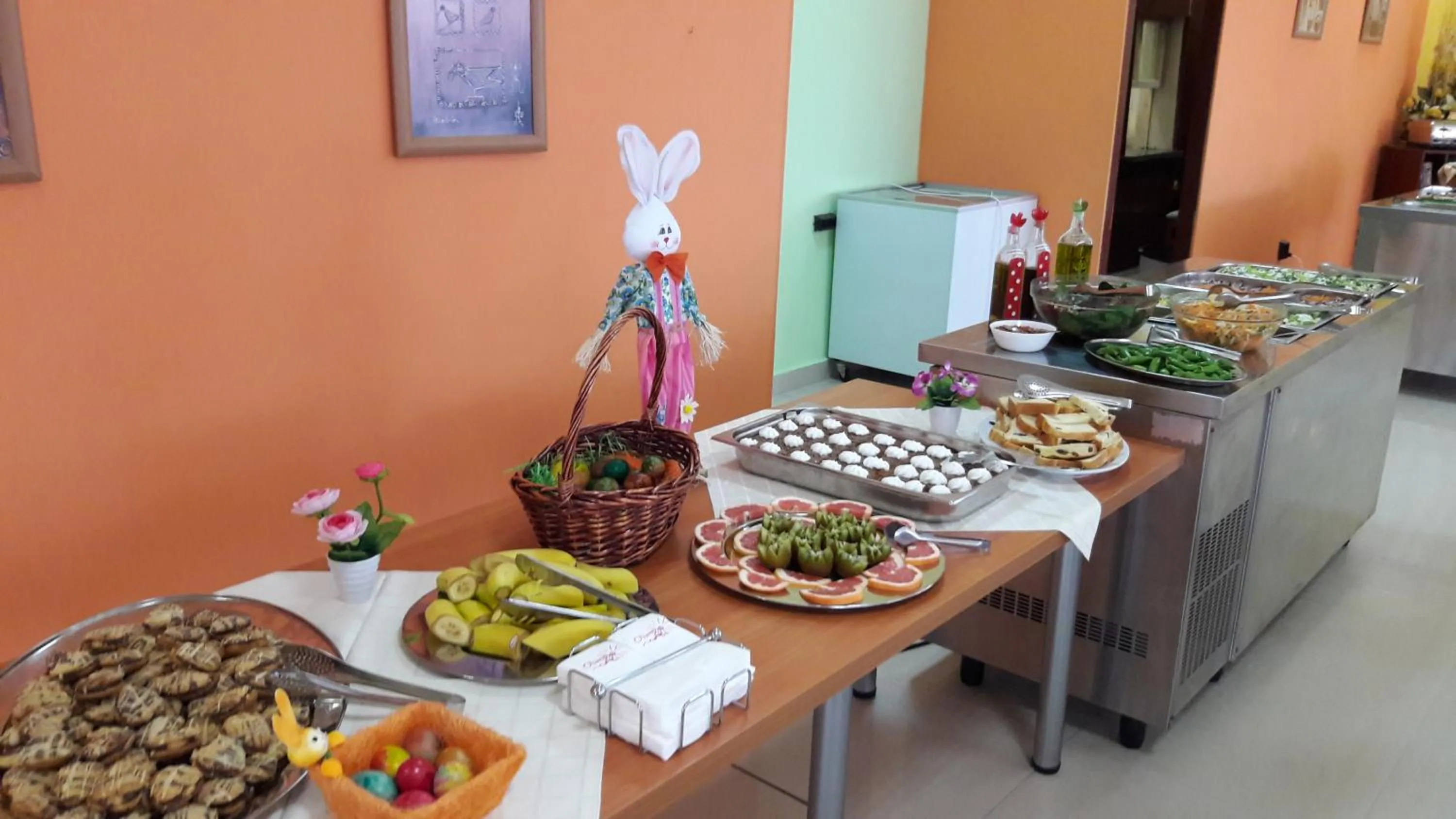 Restaurant/places to eat in Ahilea Hotel - Free Pool Access