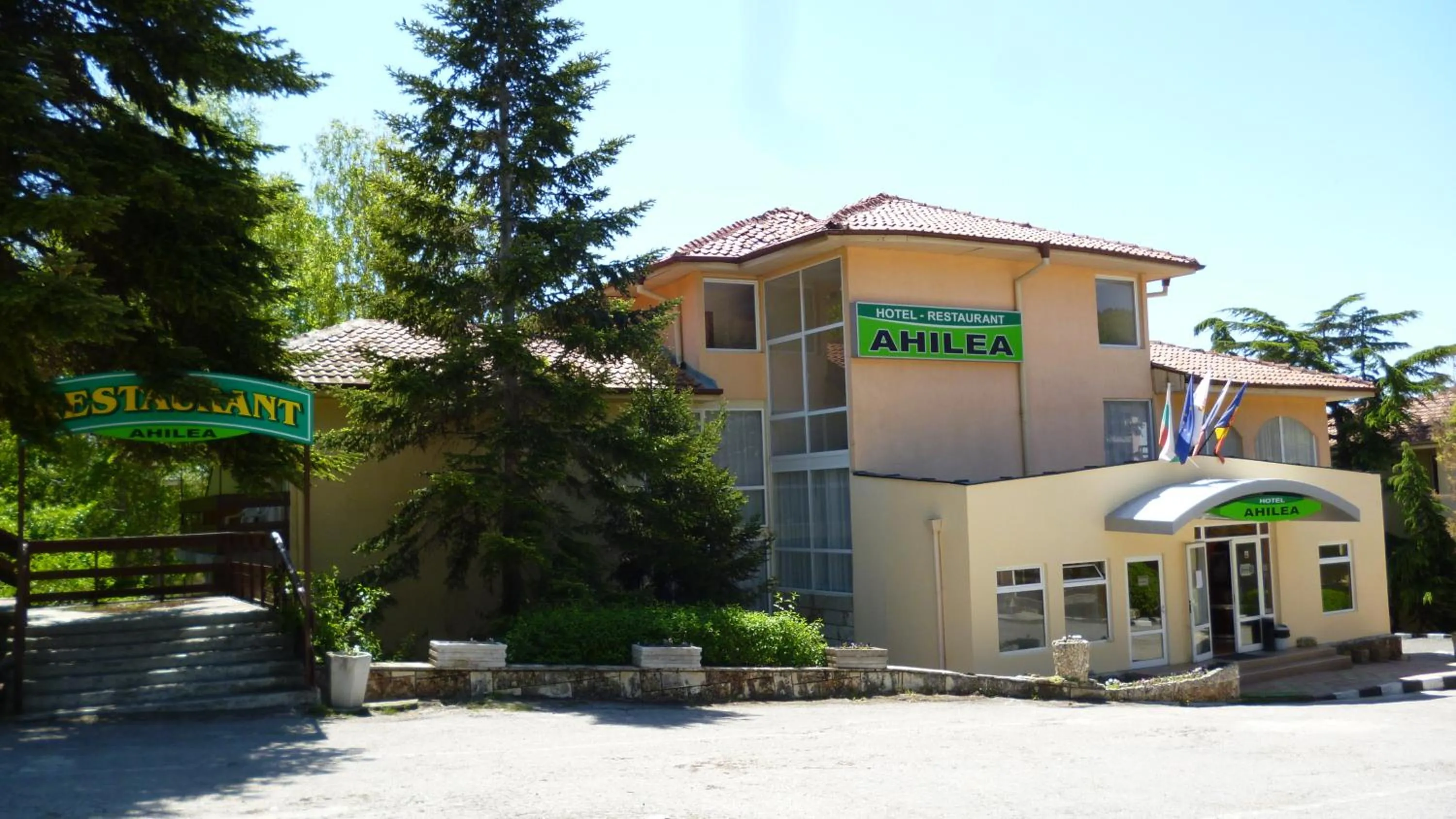 Facade/entrance in Ahilea Hotel - Free Pool Access