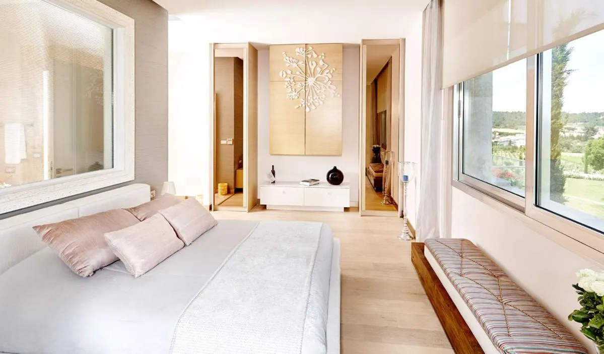 Photo of the whole room, Bed in Two Rooms Hotel