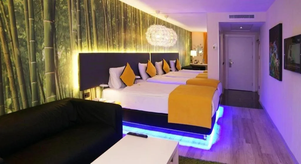 Bed in Tempo Suites Airport