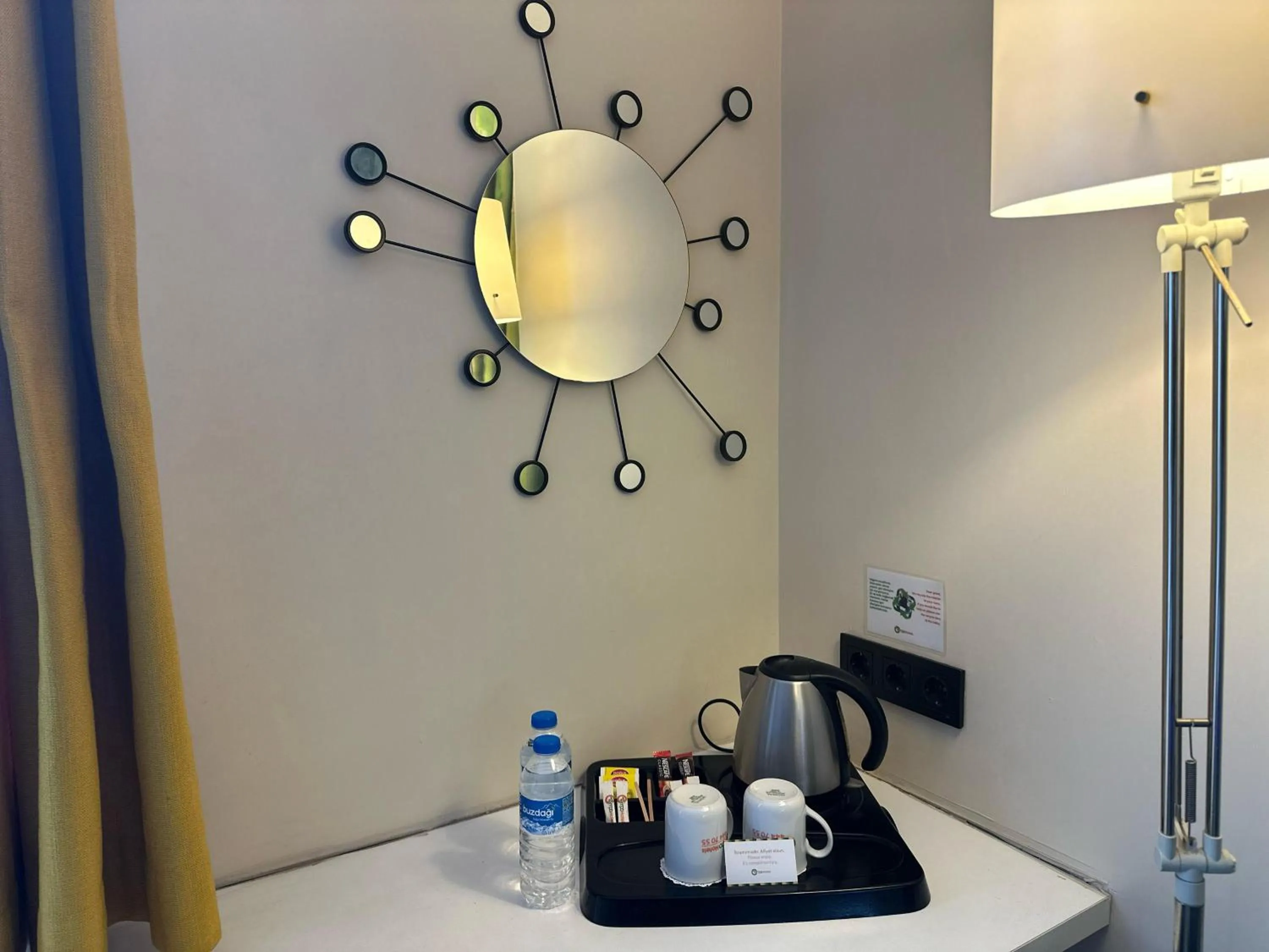 Coffee/tea facilities in Tempo Suites Airport