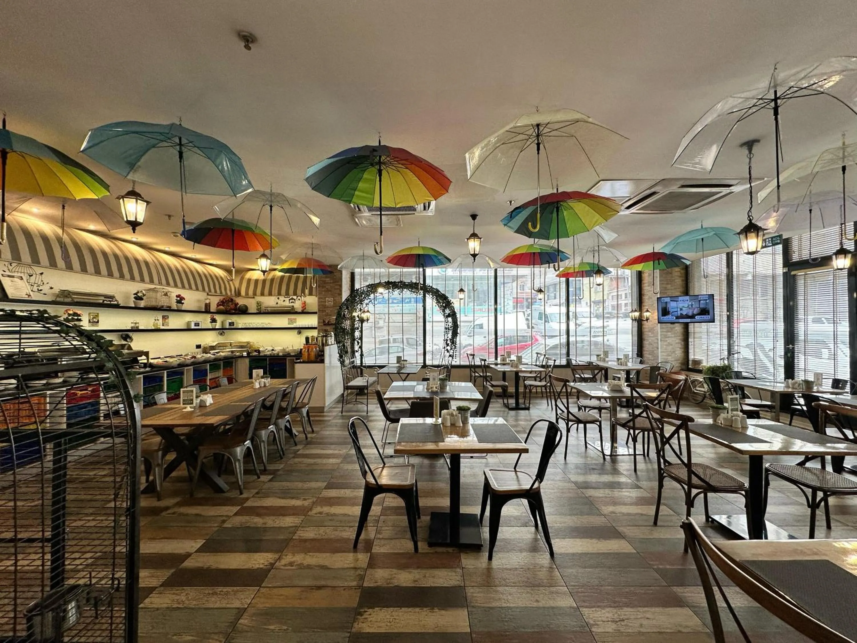 Breakfast in Tempo Suites Airport