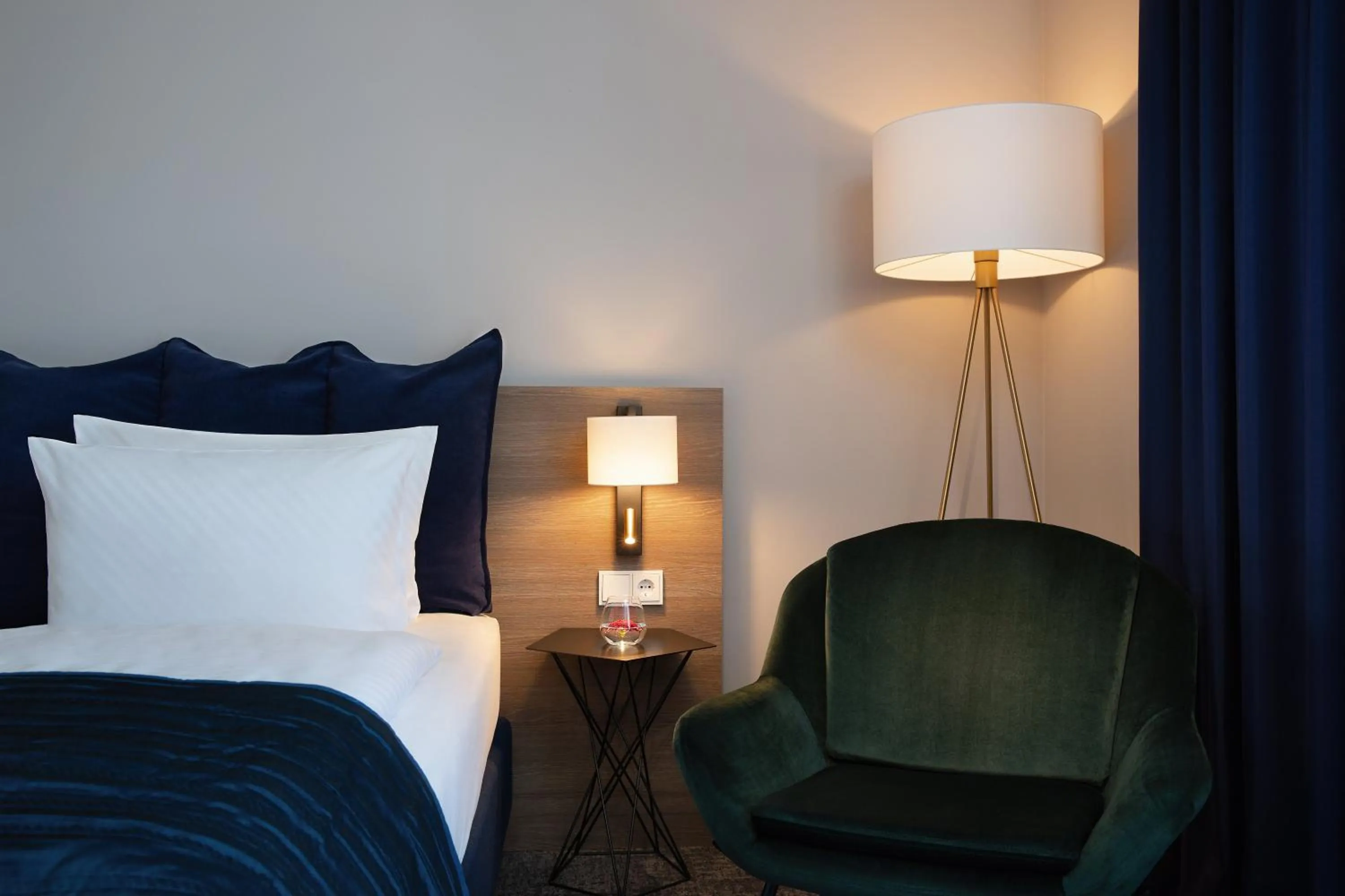 Photo of the whole room, Bed in Holiday Inn Berlin City Center East Prenzlauer Berg by IHG