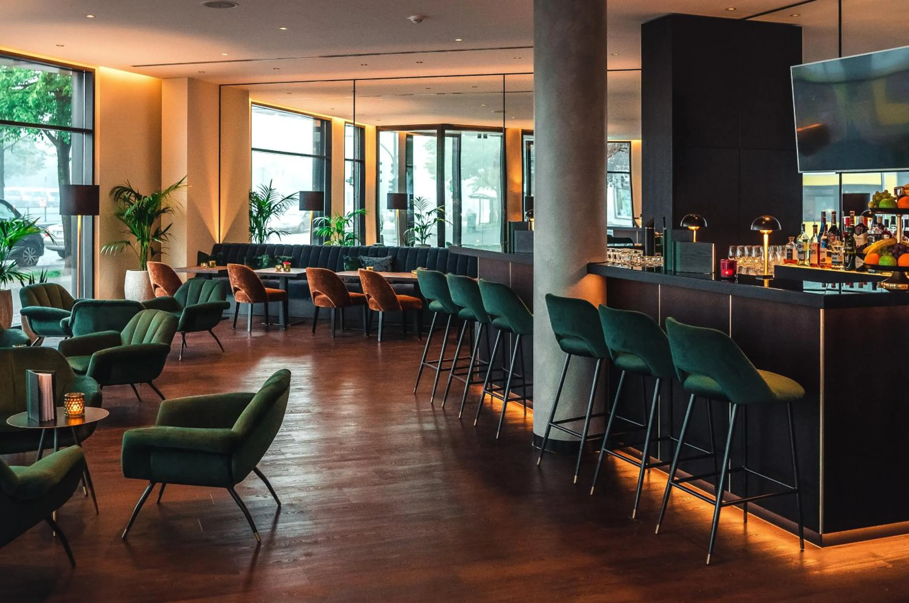 Lounge or bar in Holiday Inn Berlin City Center East Prenzlauer Berg by IHG