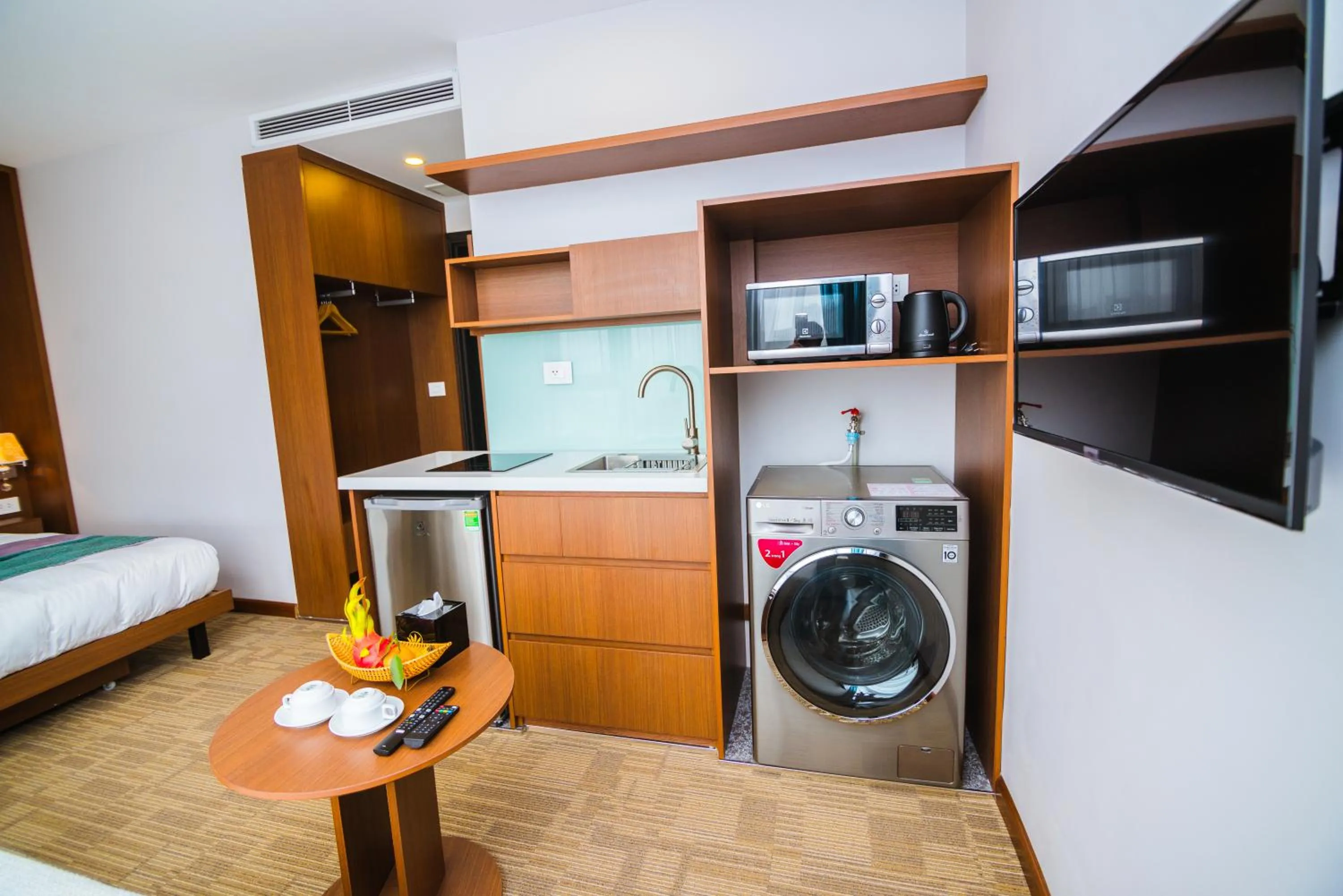 Photo of the whole room, Bed in HANA Stay