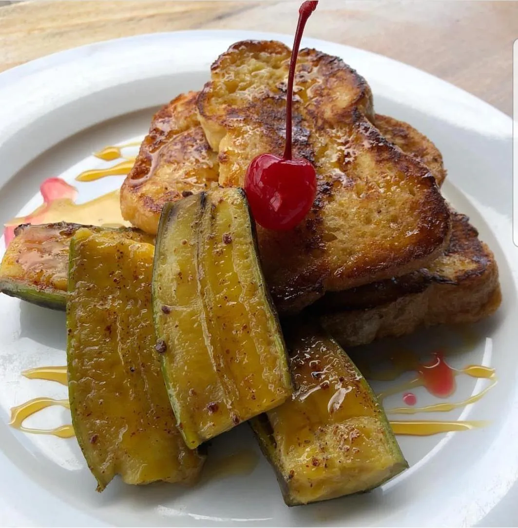 Food and drinks in Golden Point Resort