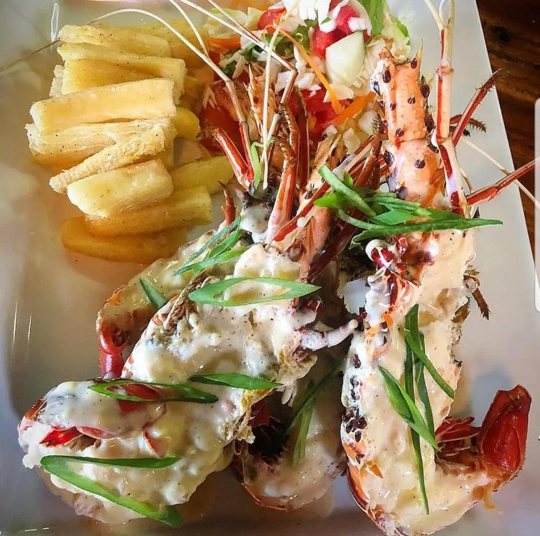 Food and drinks in Golden Point Resort