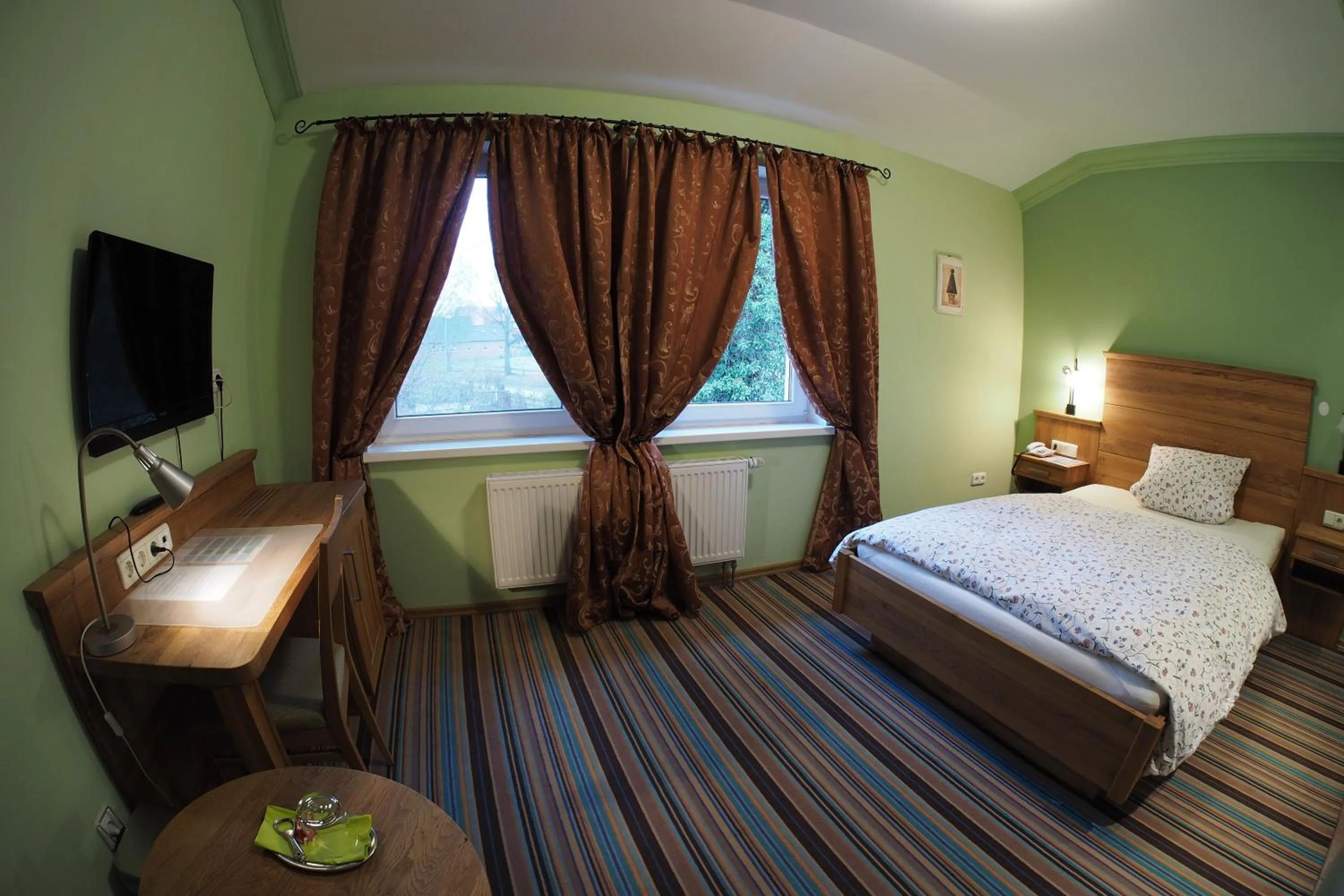 Photo of the whole room, Bed in Stelinger Hof Hotel Münkel