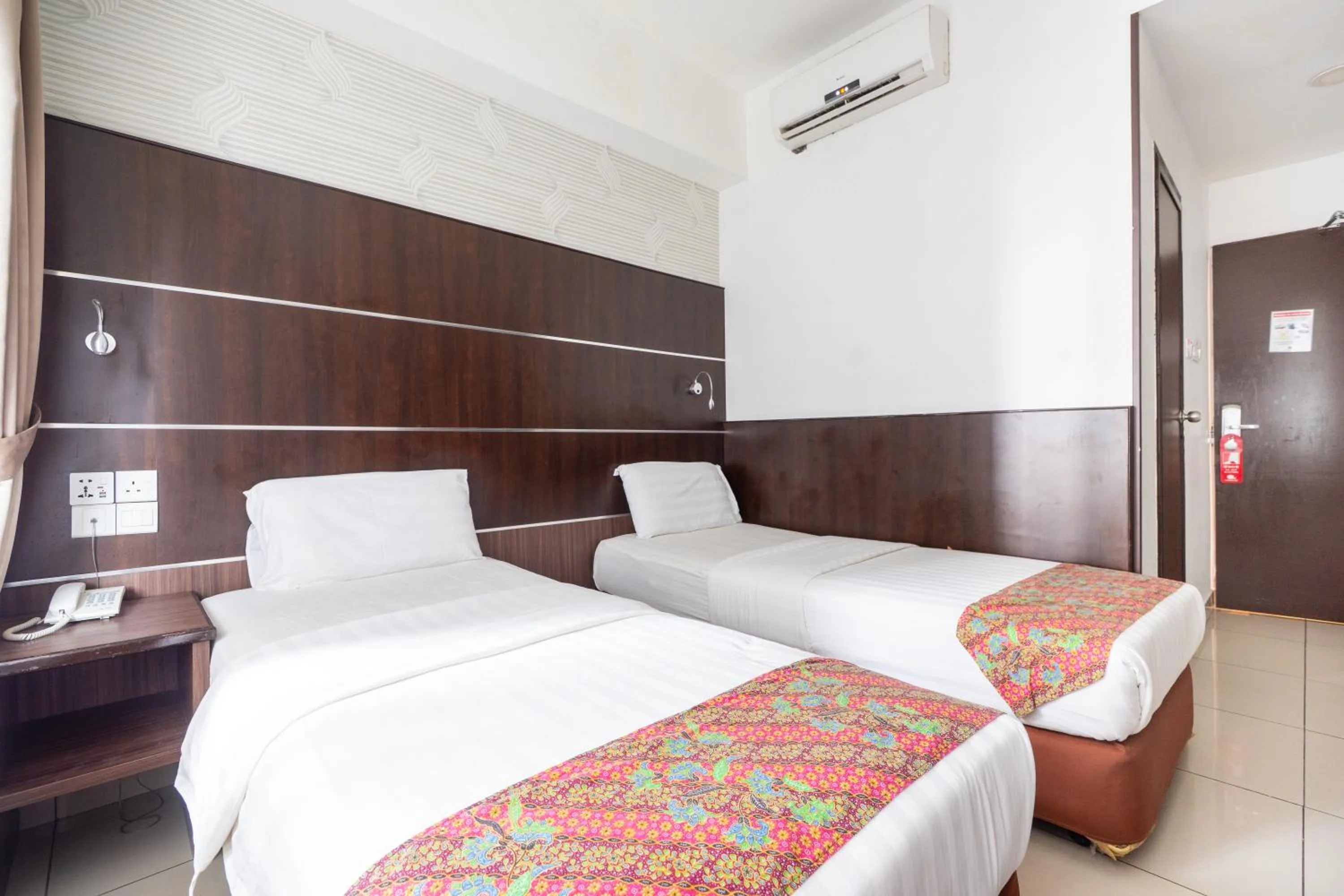 Bedroom, Bed in Sipadan Inn 3