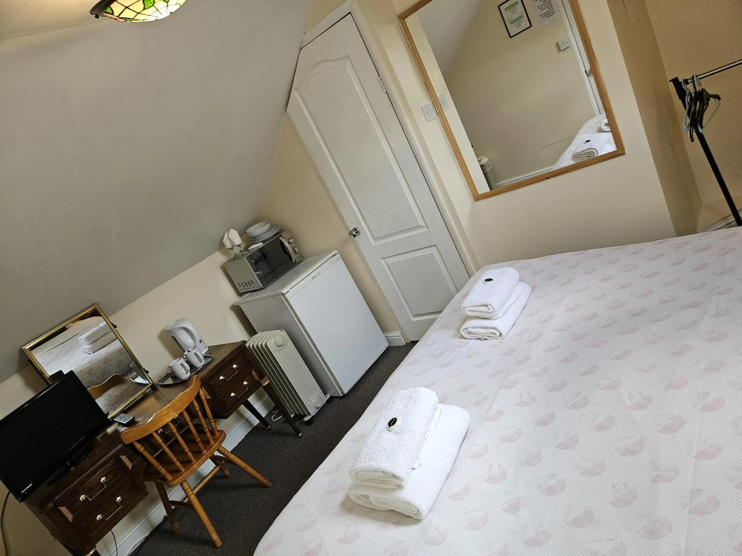 Bedroom, Bed in Rose Marie Guest House