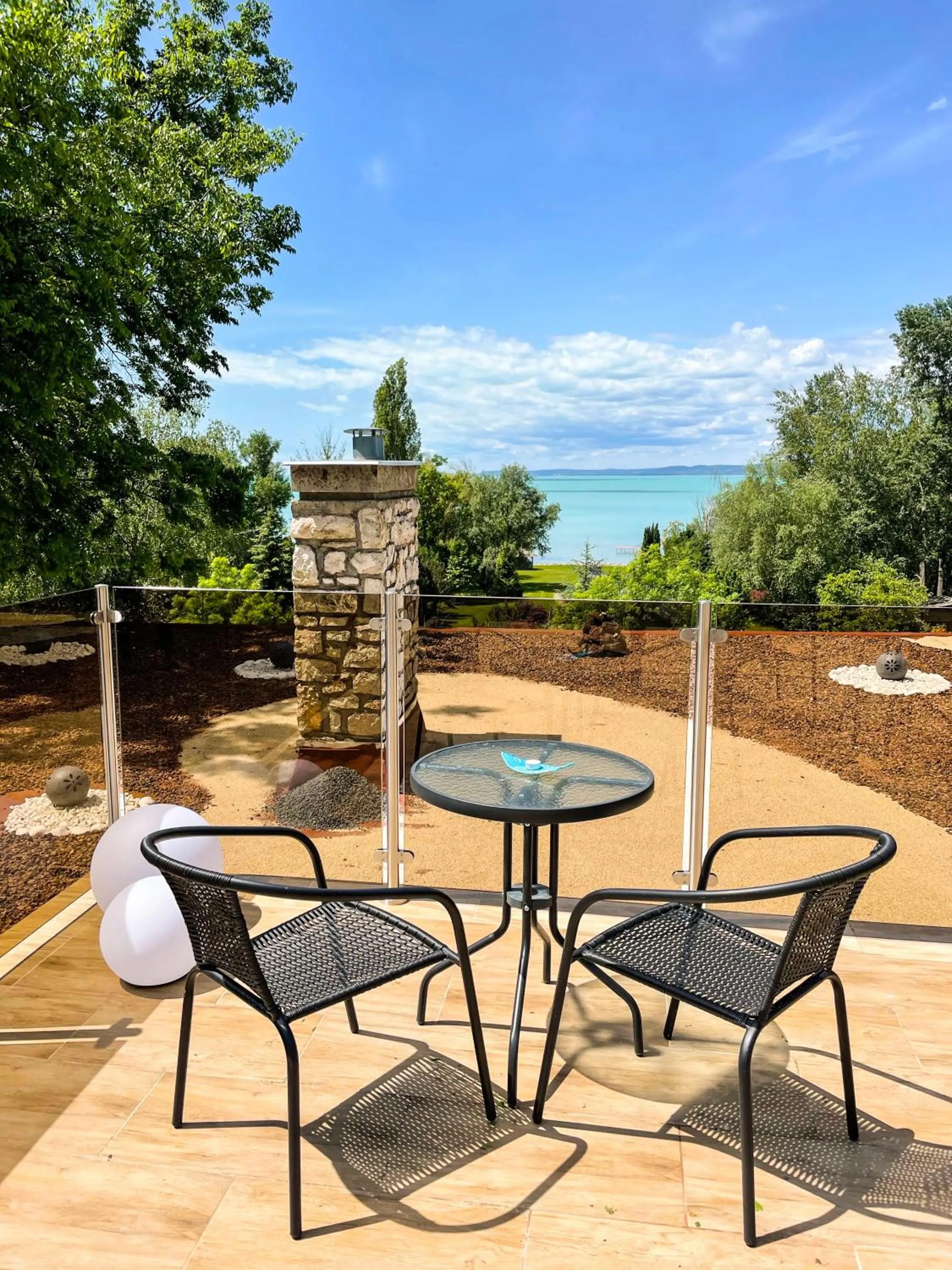 Patio in Xendala Panzió