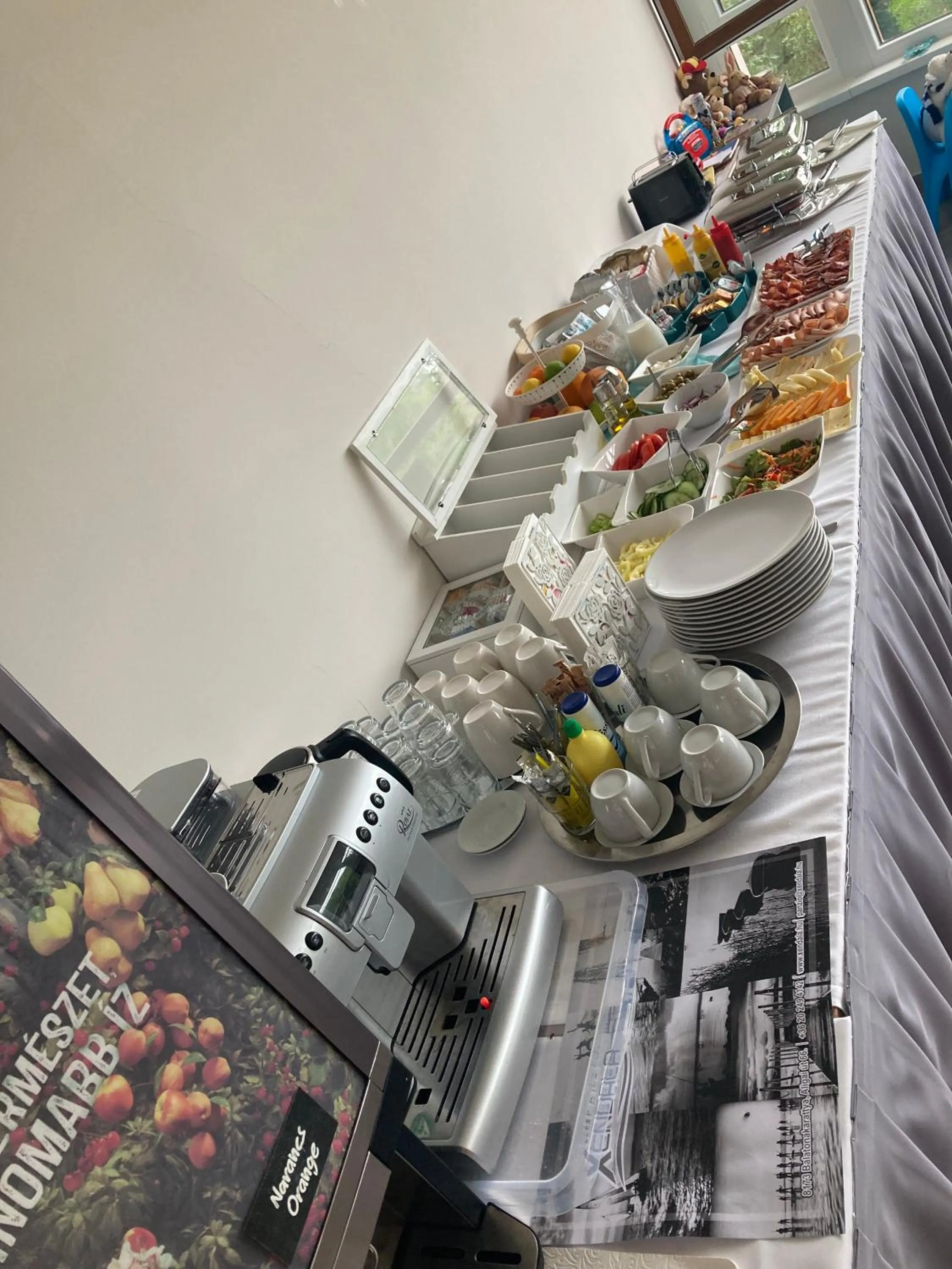 Restaurant/places to eat in Xendala Panzió