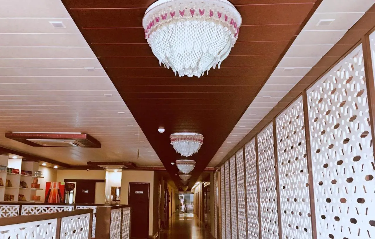 Lobby or reception in Spring Sky Mughalsarai By ShriGo Hotels