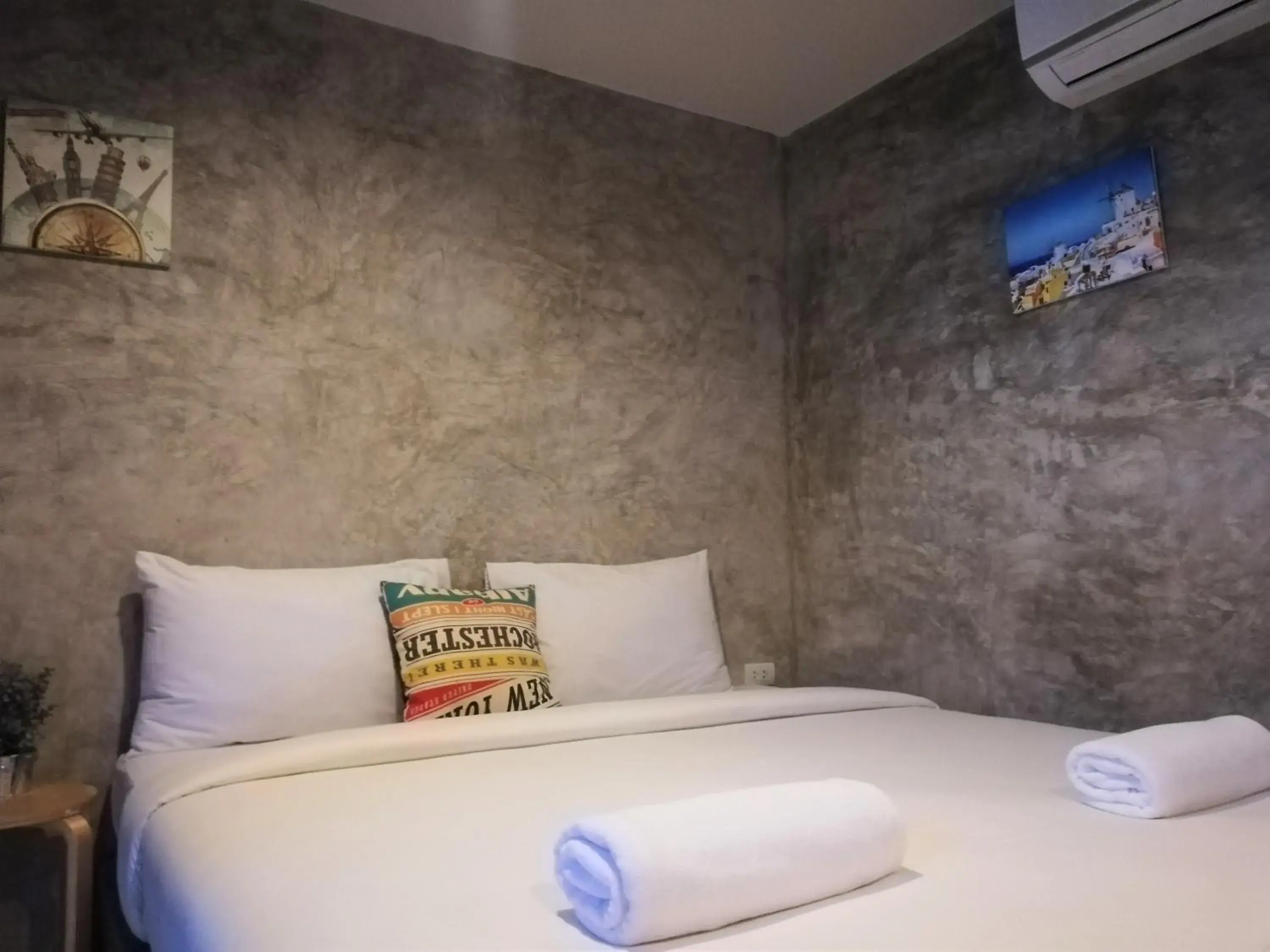 Deluxe King Room in Laemsai Resort Deluxe King Room in Laemsai Resort