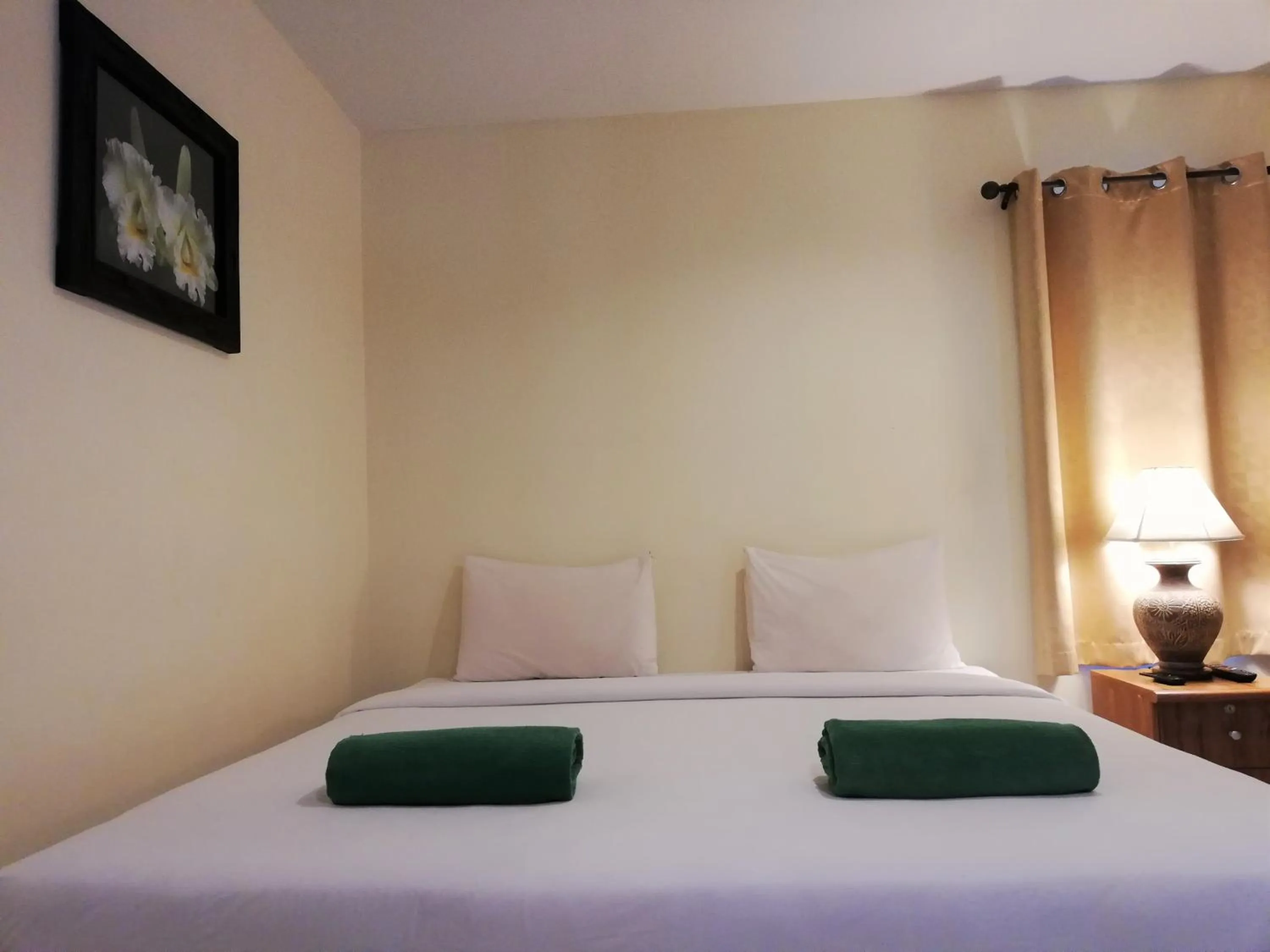 Bed in Laemsai Resort