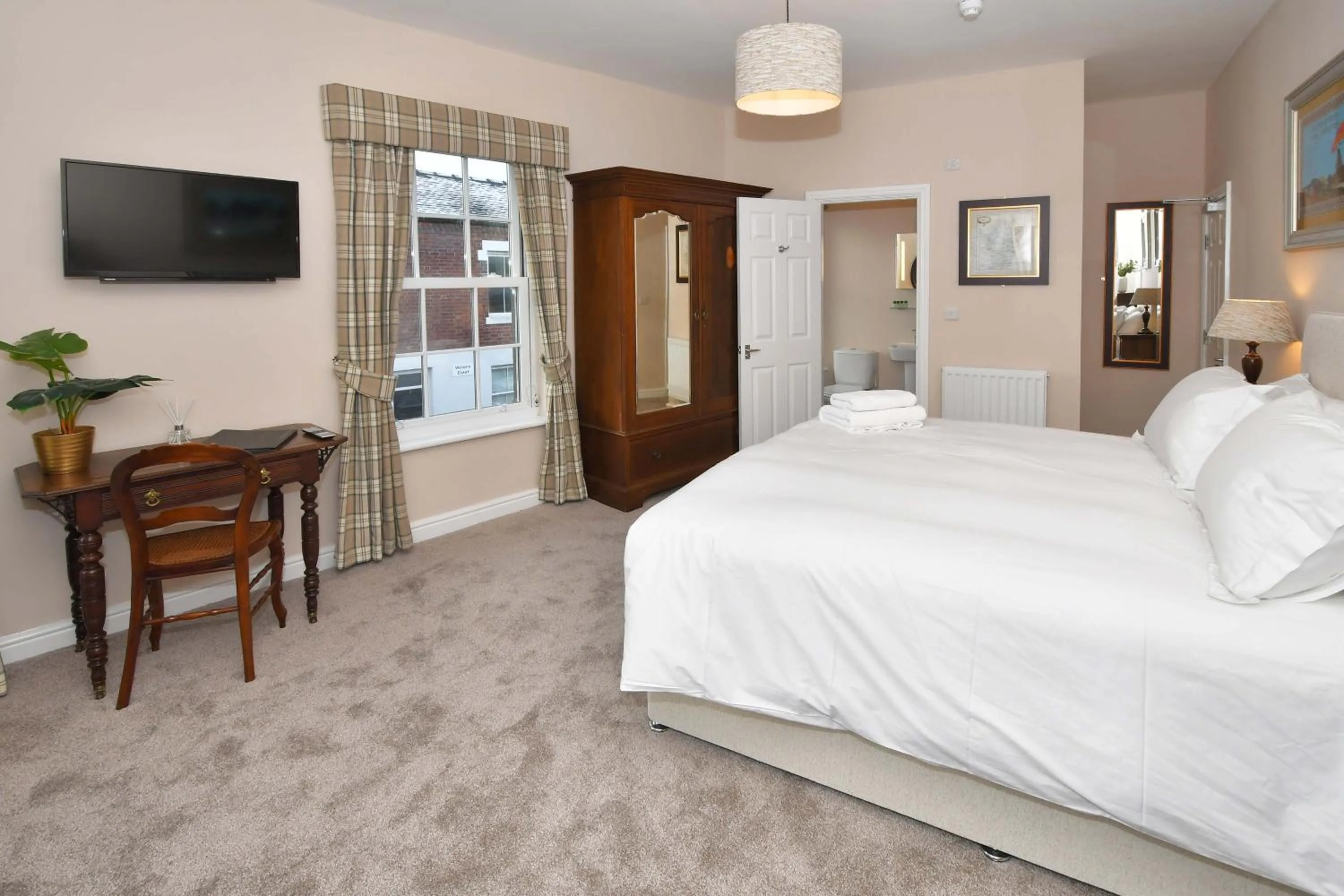 TV and multimedia, Bed in The Sutherland Arms