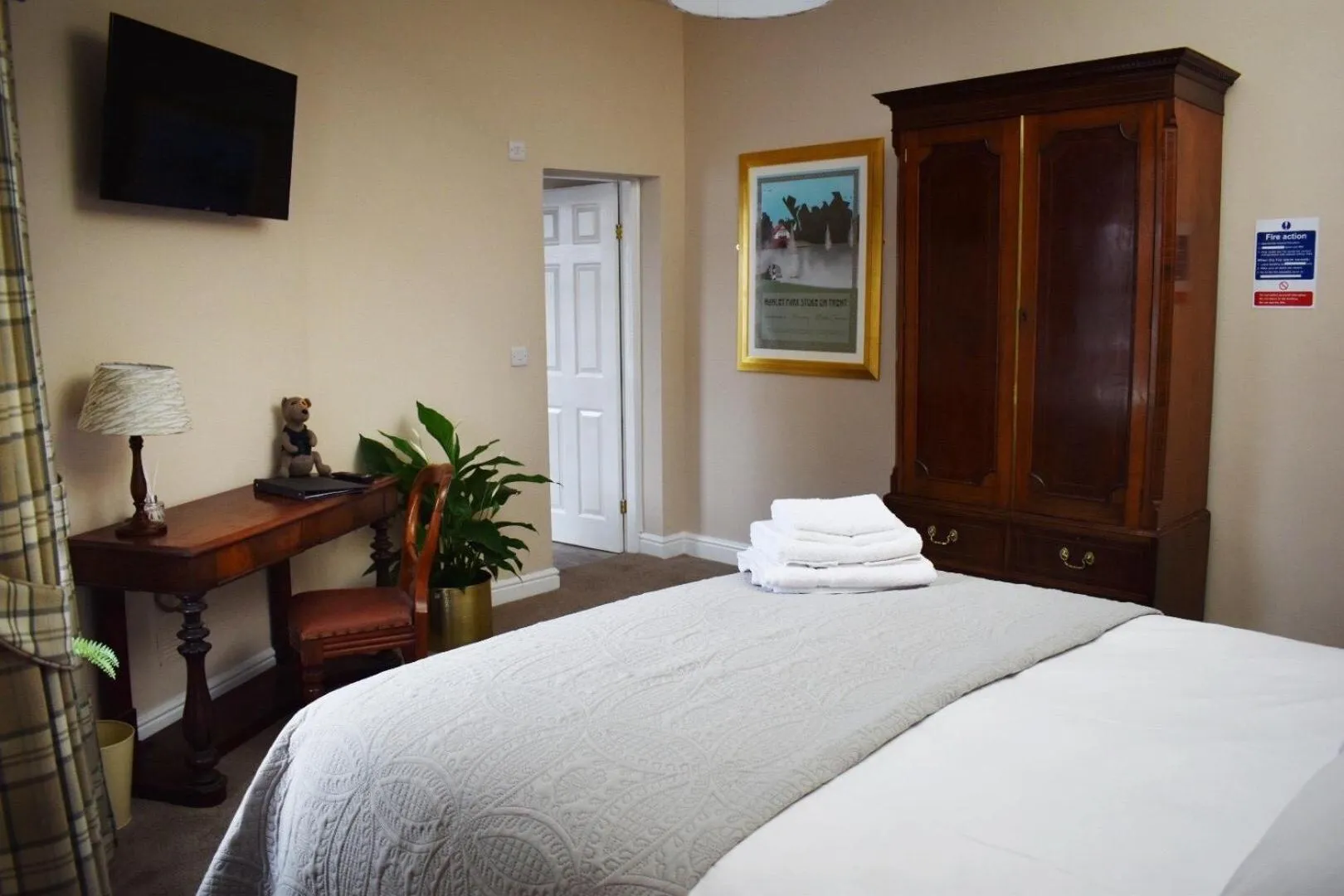 Bed in The Sutherland Arms