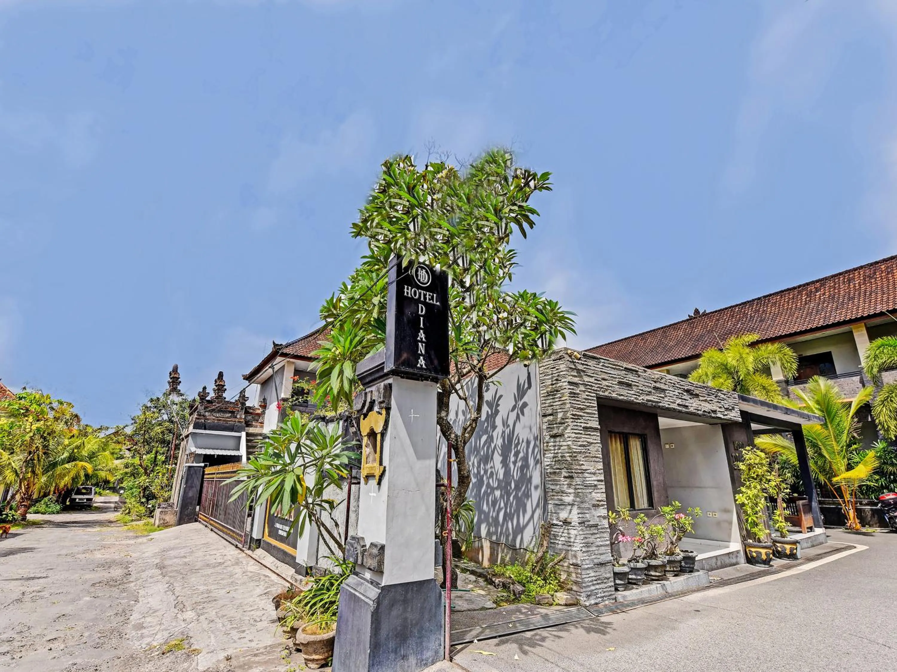 Property Building in Hotel Diana 1