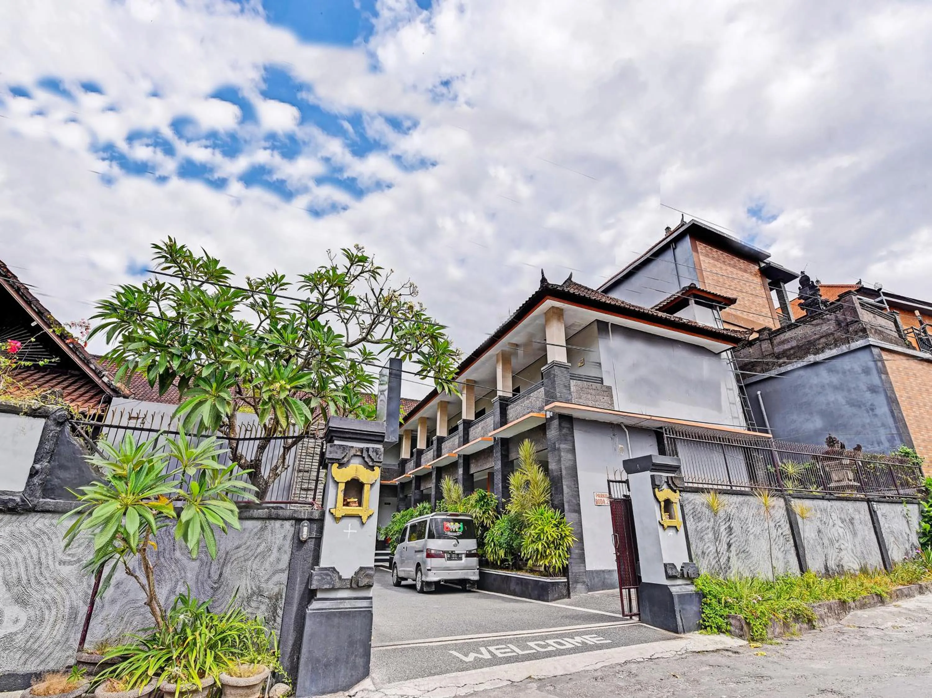 Property Building in Hotel Diana 1