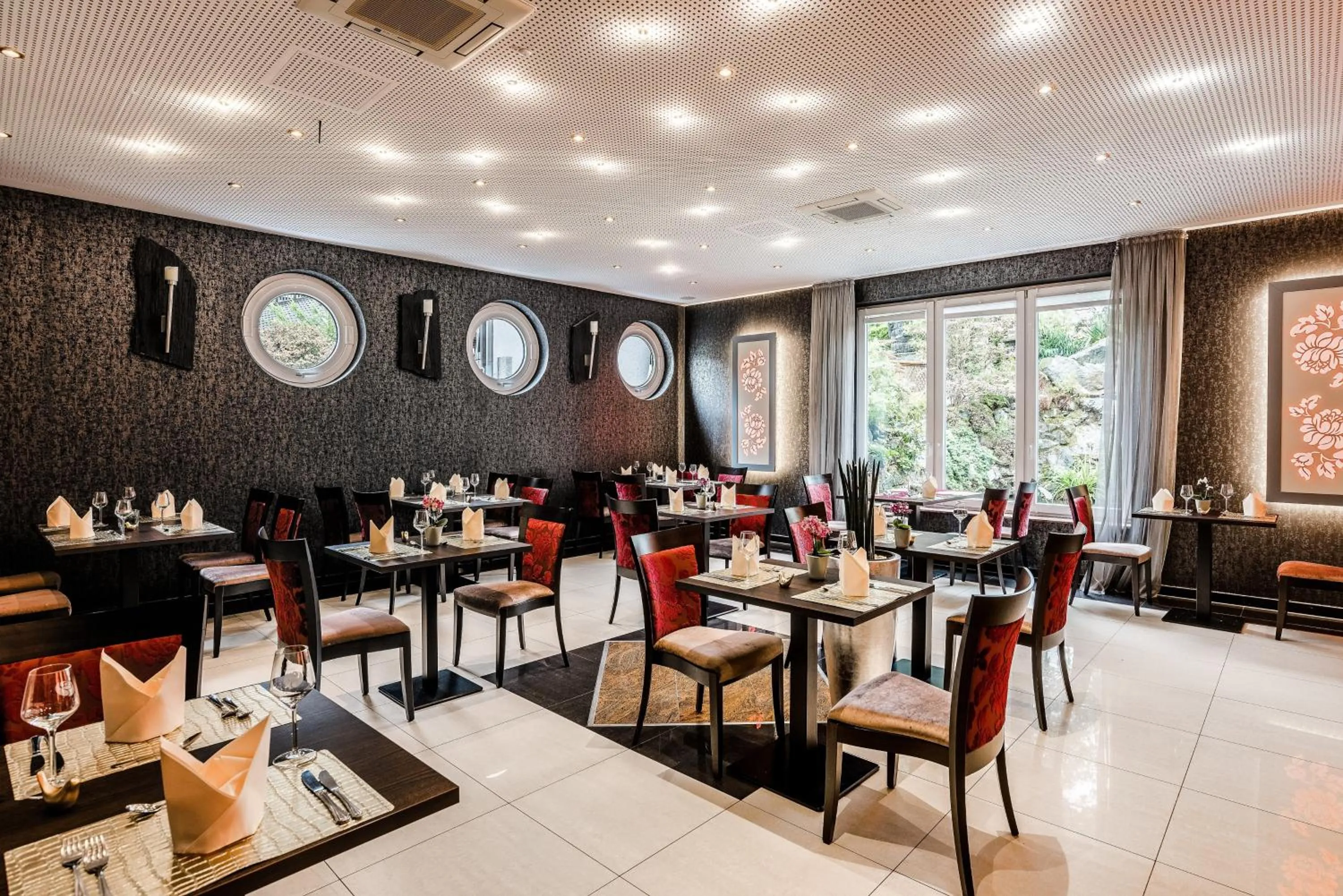 Restaurant/places to eat in Wellness- und Gartenhotel Heusser