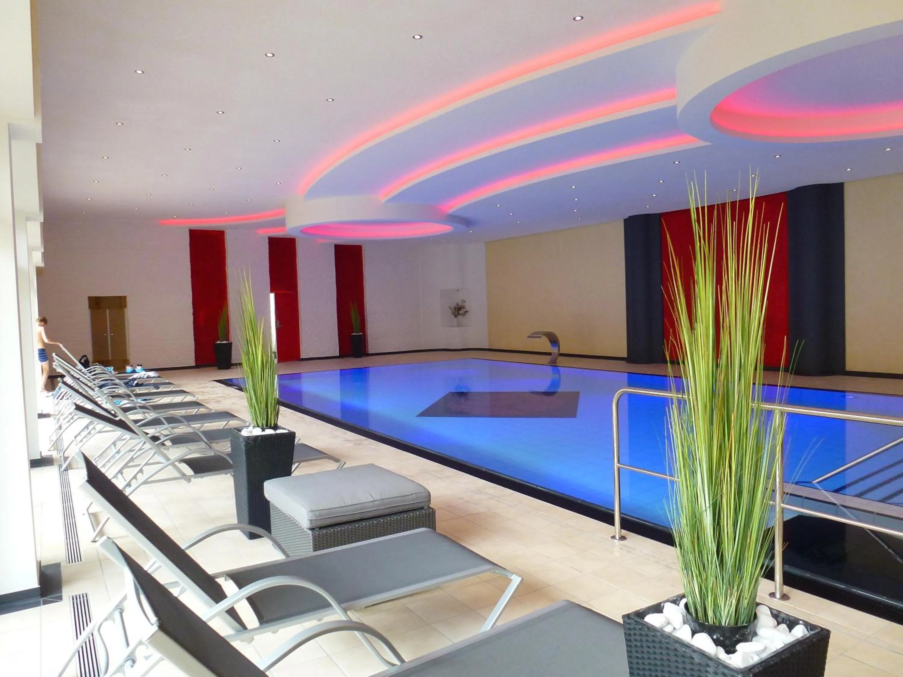 Swimming pool in Wellness- und Gartenhotel Heusser