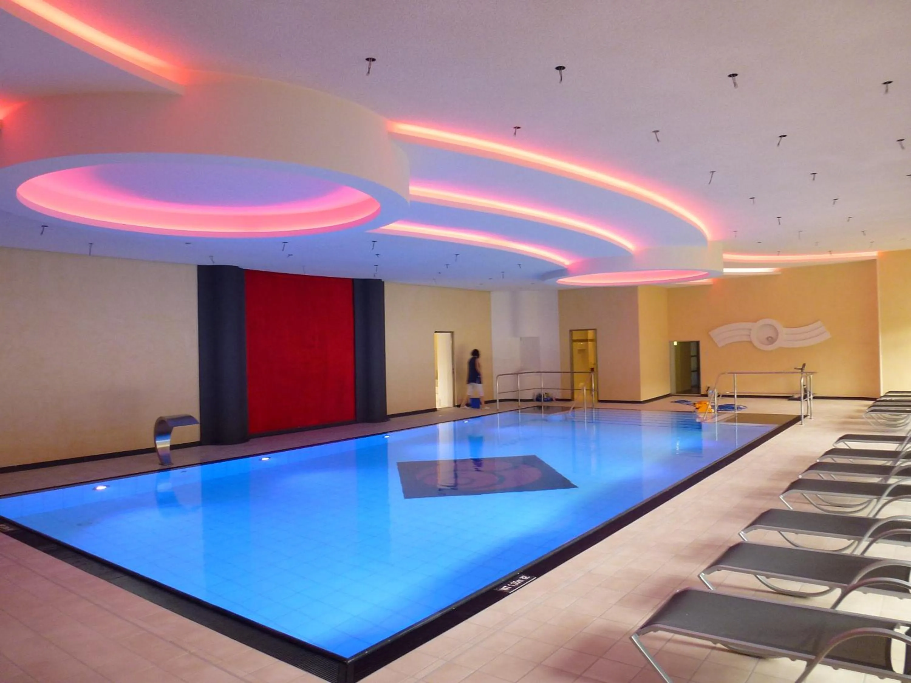 Swimming pool in Wellness- und Gartenhotel Heusser